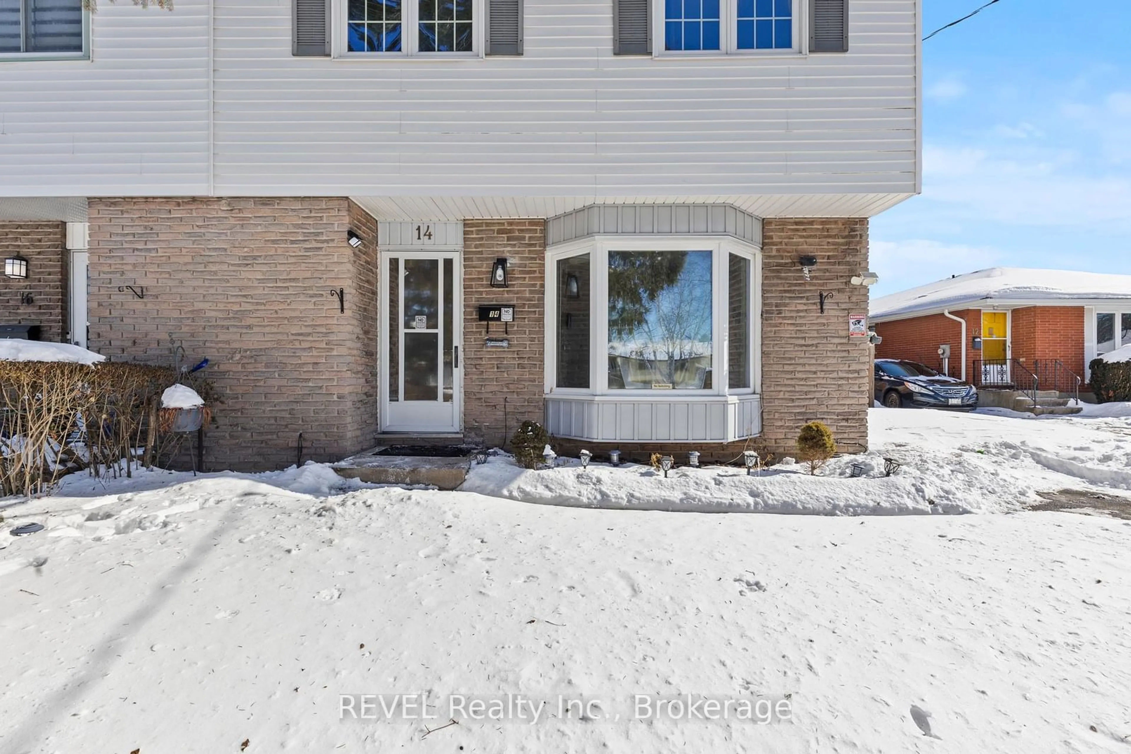 Home with brick exterior material, street for 14 HILL PARK Lane, St. Catharines Ontario L2N 1C6