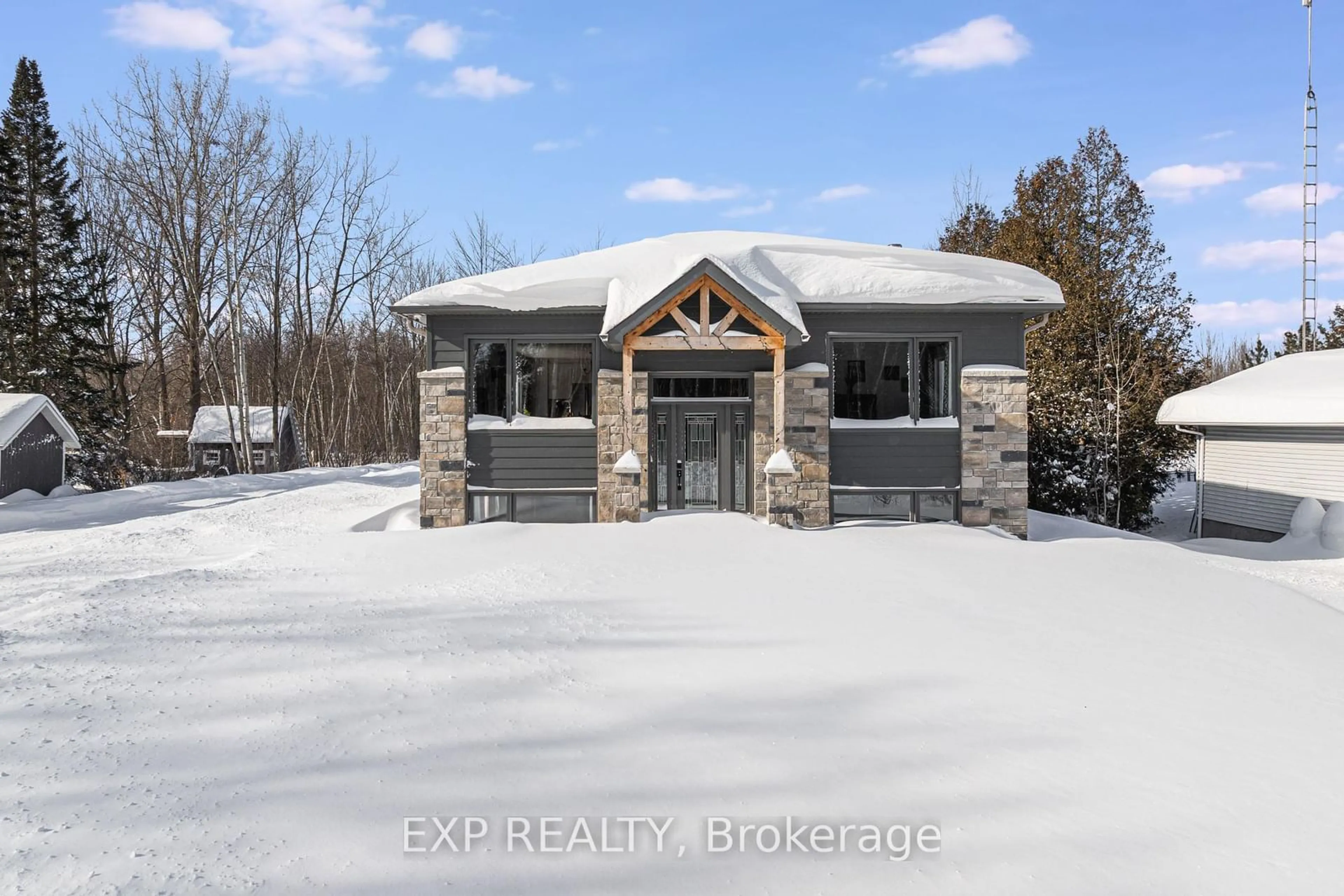 Indoor entryway for 933 Monte Lebrun Rd, The Nation Ontario K0A 1M0