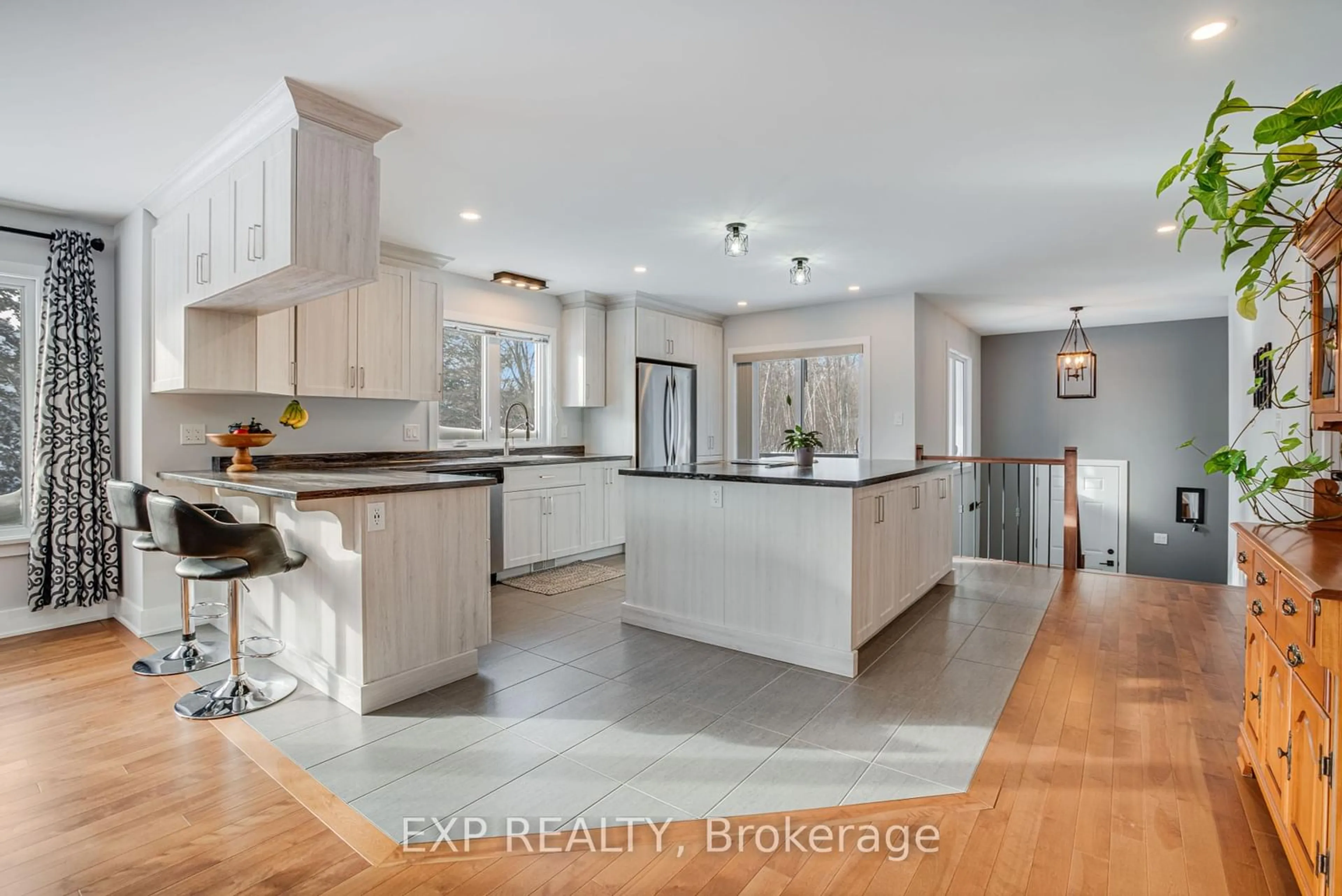 Open concept kitchen, ceramic/tile floor for 933 Monte Lebrun Rd, The Nation Ontario K0A 1M0