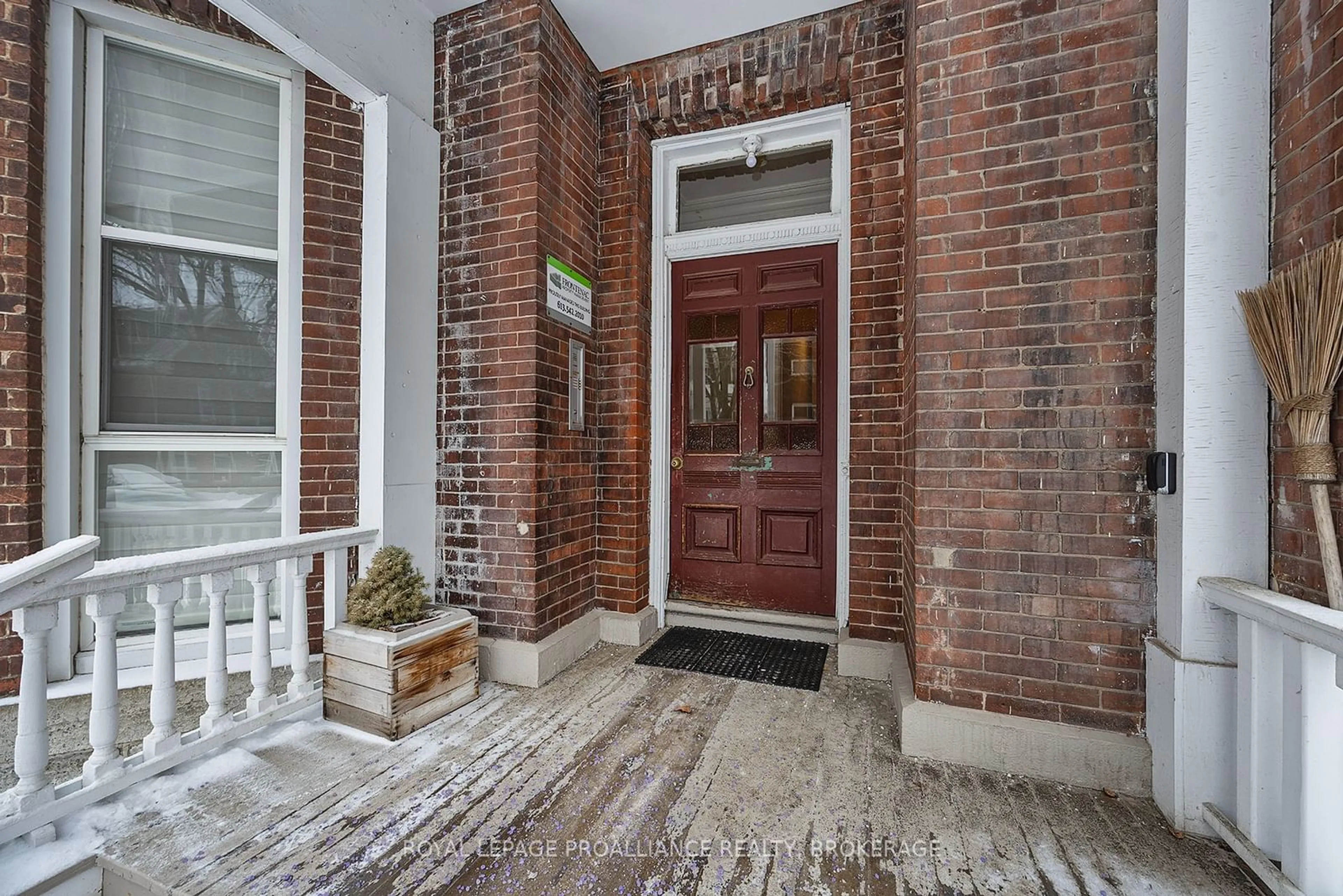 Indoor entryway for 241 Johnson St, Kingston Ontario K7L 1Y2