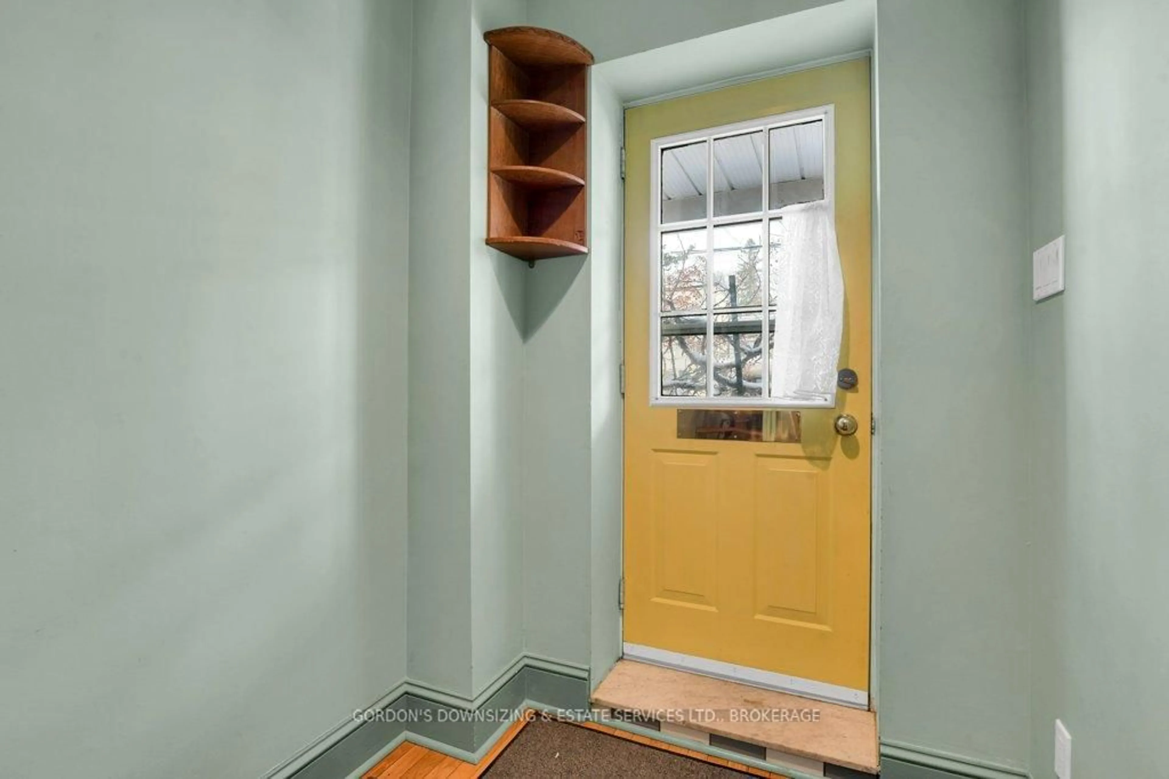 Indoor entryway for 32 Morris St, Glebe - Ottawa East and Area Ontario K1S 4A7