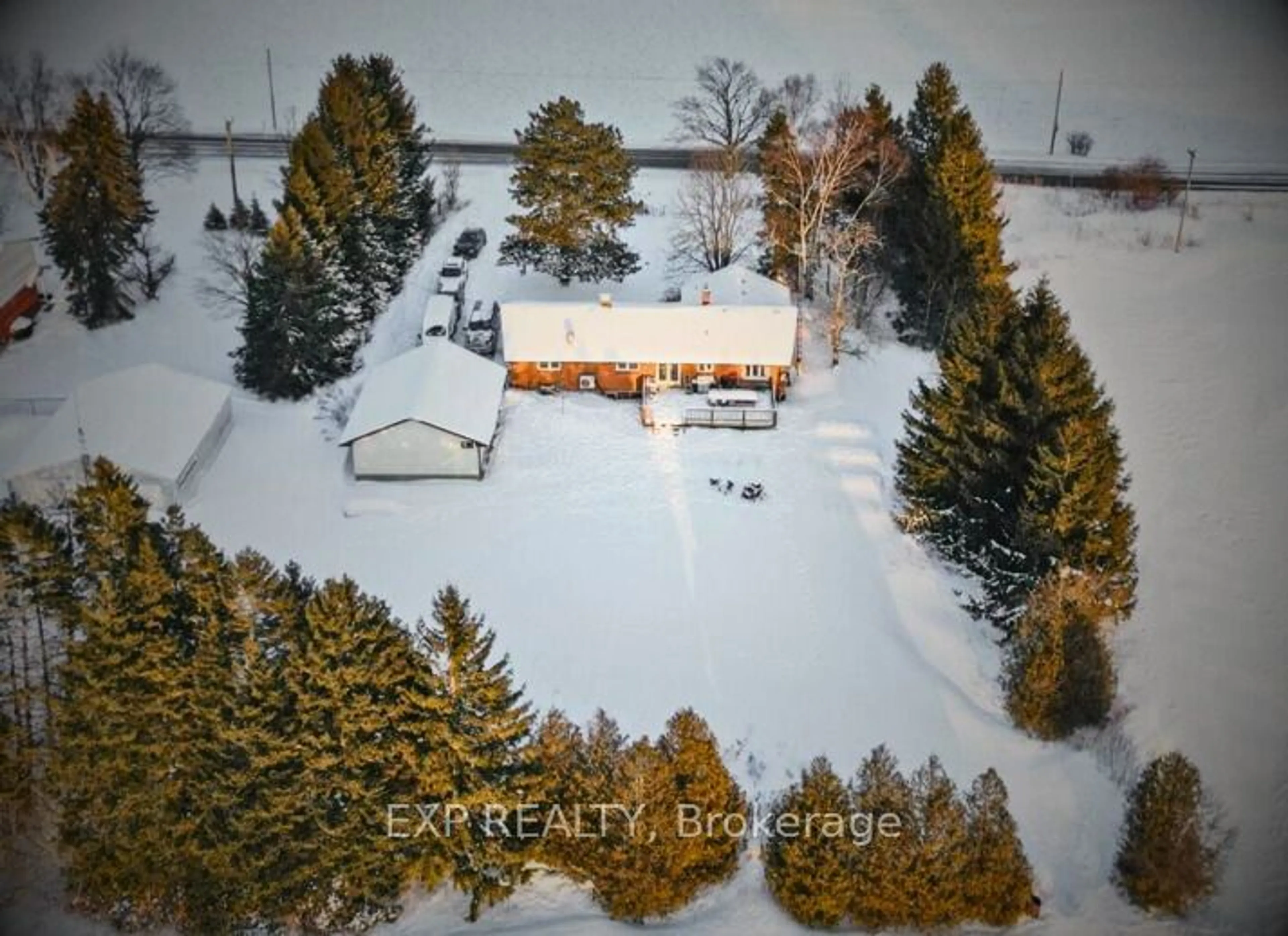 A pic from outside/outdoor area/front of a property/back of a property/a pic from drone, unknown for 858 trinity Rd, Hamilton Ontario L0R 1R0