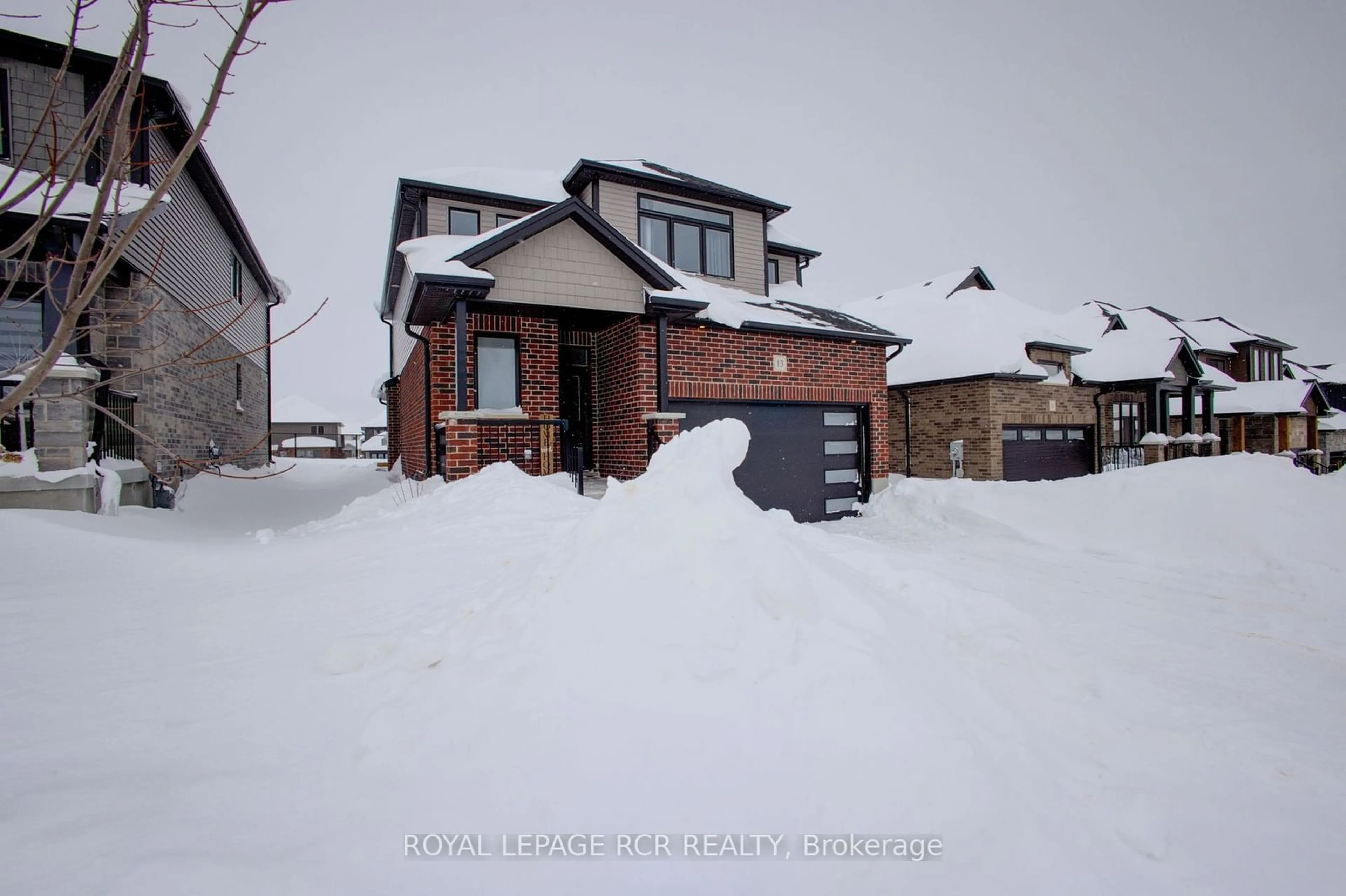 A pic from outside/outdoor area/front of a property/back of a property/a pic from drone, street for 13 Grundy Cres, East Luther Grand Valley Ontario L9W 7S7