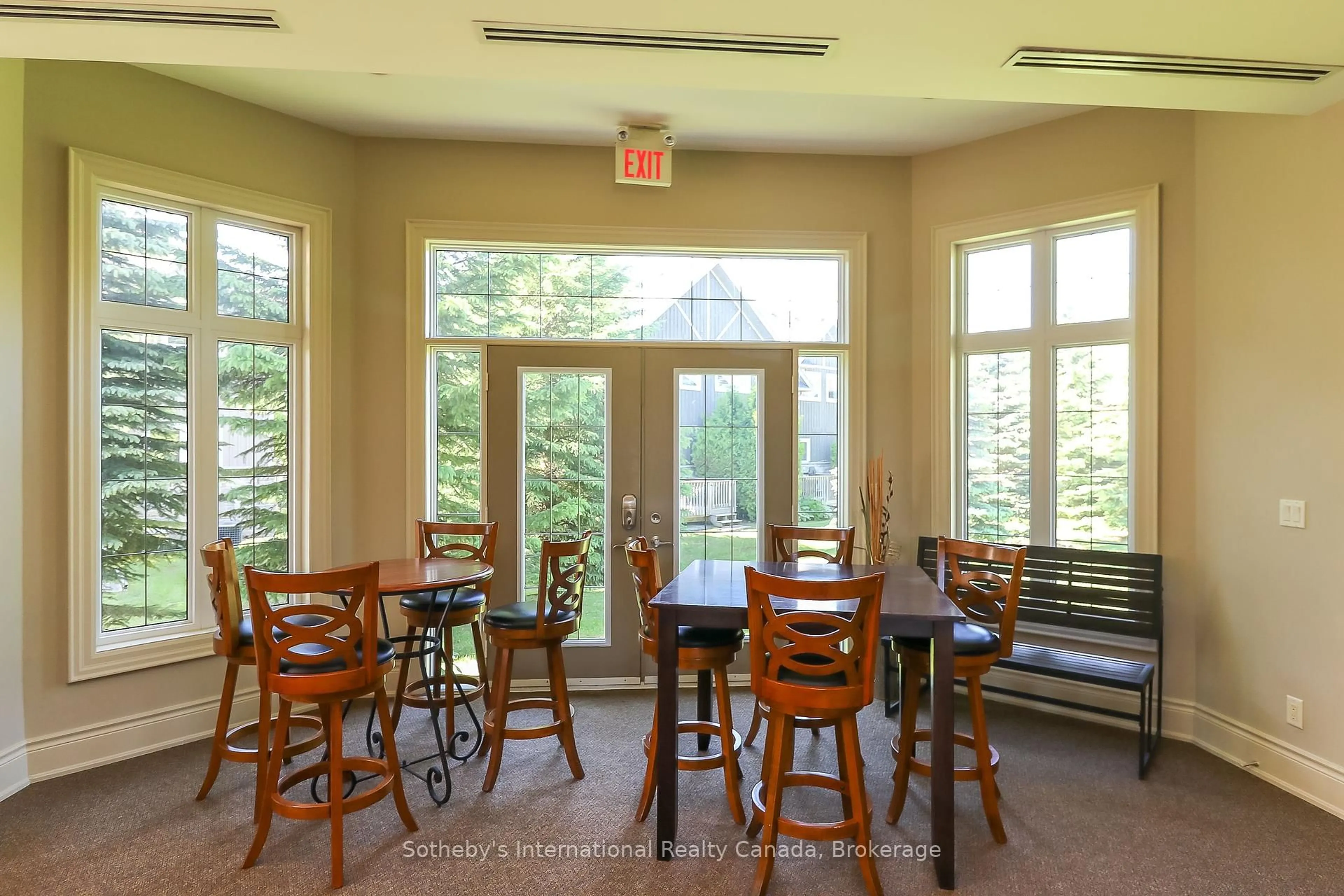 Dining room, unknown for 25 Beaver St #308, Blue Mountains Ontario N0H 2P0
