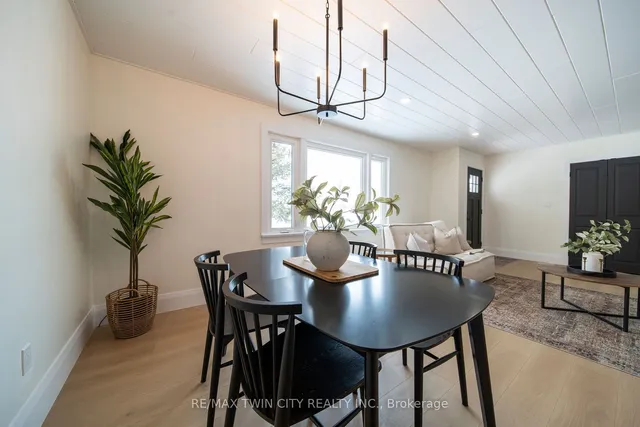 Additional property image - 400 Dumfries Ave