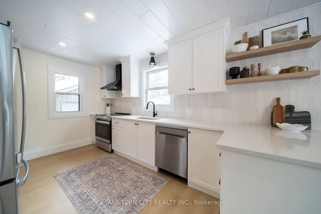 Additional property image - 400 Dumfries Ave