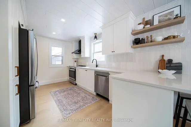 Additional property image - 400 Dumfries Ave
