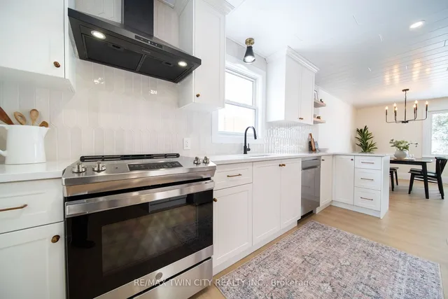 Additional property image - 400 Dumfries Ave