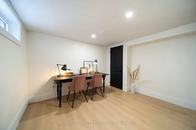 Additional property image - 400 Dumfries Ave