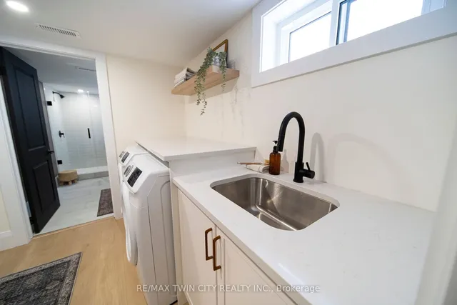 Additional property image - 400 Dumfries Ave