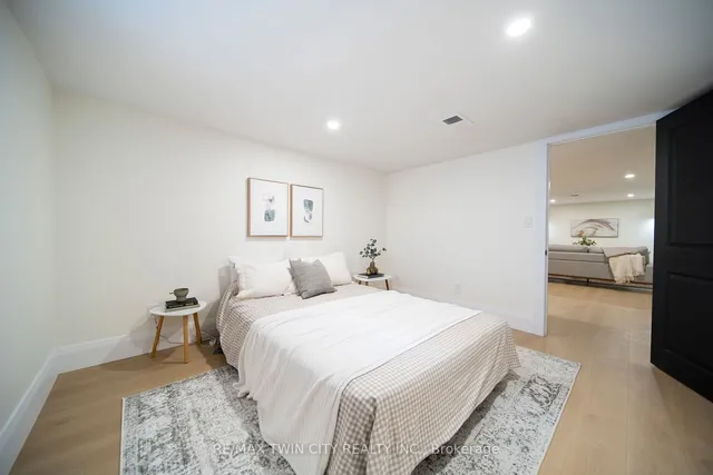 Additional property image - 400 Dumfries Ave