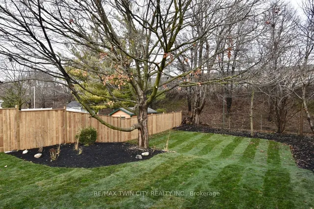 Additional property image - 400 Dumfries Ave