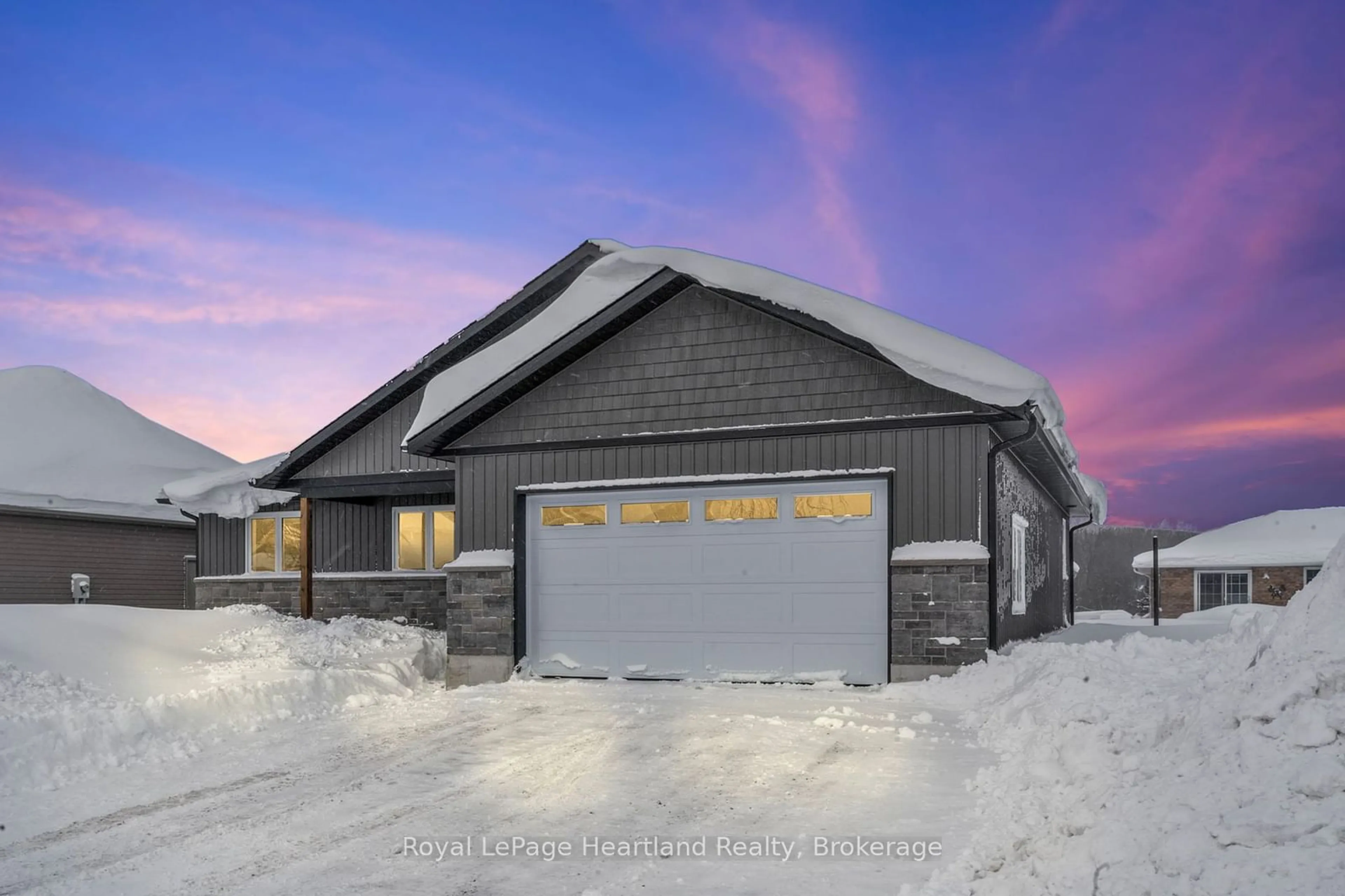 Indoor garage for 16 Jonathan Cres, South Bruce Ontario N0G 2J0