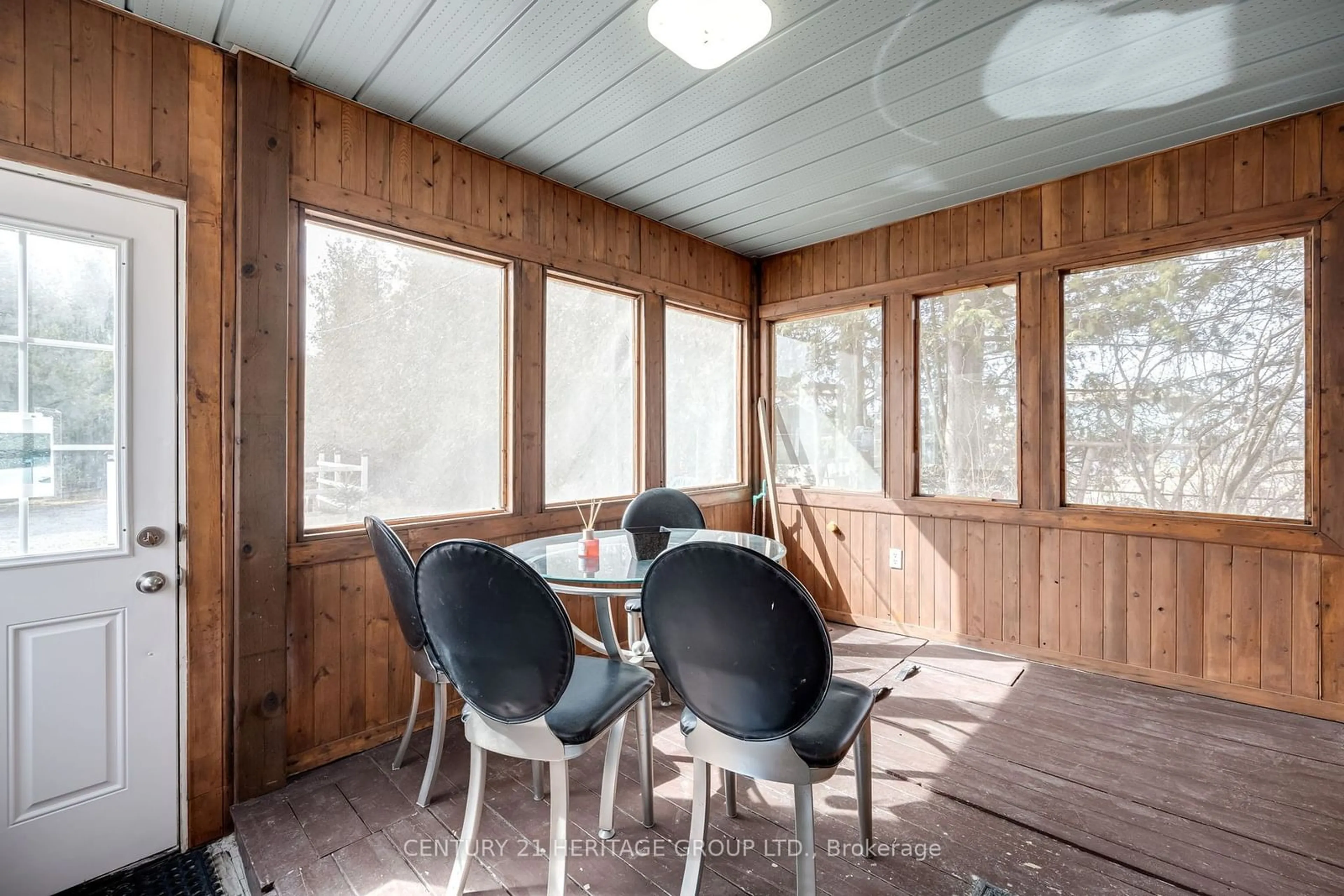 Dining room, wood/laminate floor for 220 Mcguire Beach Rd, Kawartha Lakes Ontario K0M 2B0