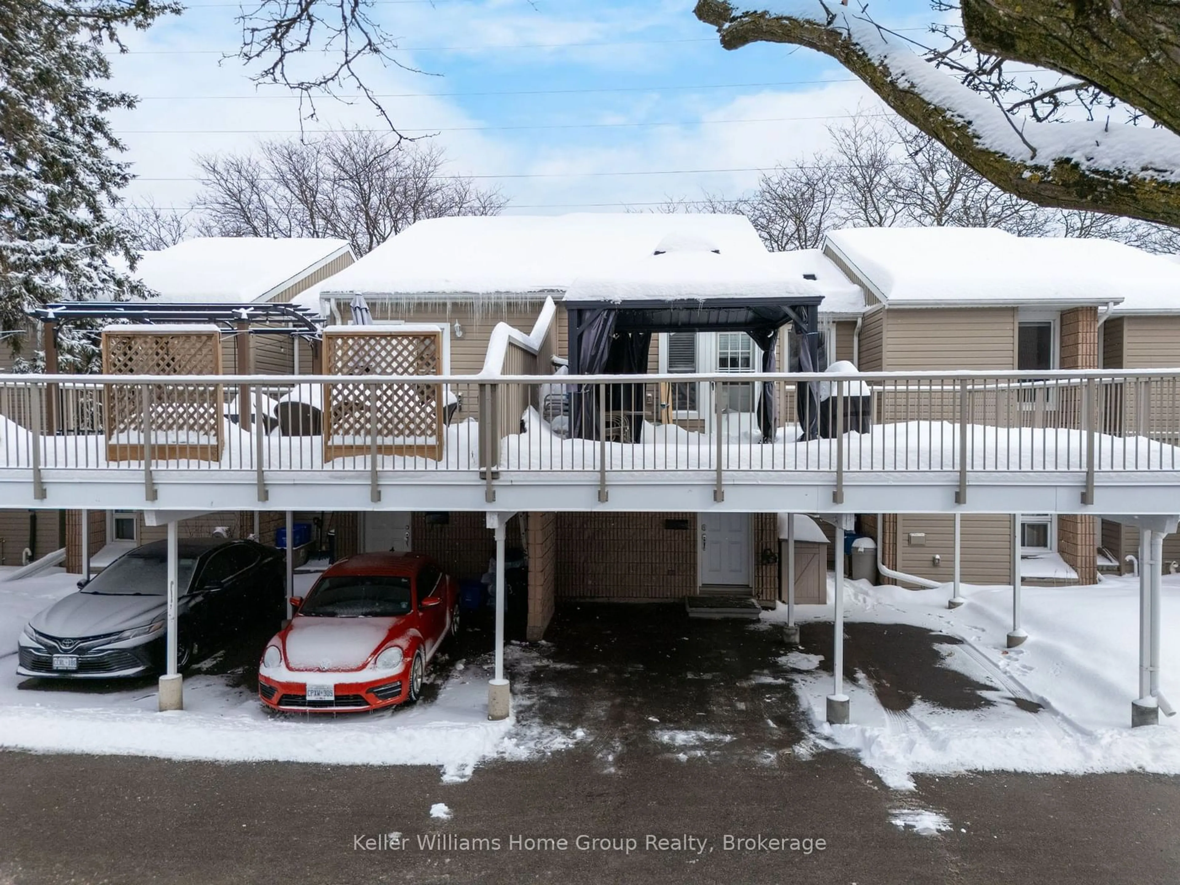 A pic from outside/outdoor area/front of a property/back of a property/a pic from drone, street for 65 Glamis Rd #51, Cambridge Ontario N1R 6W4