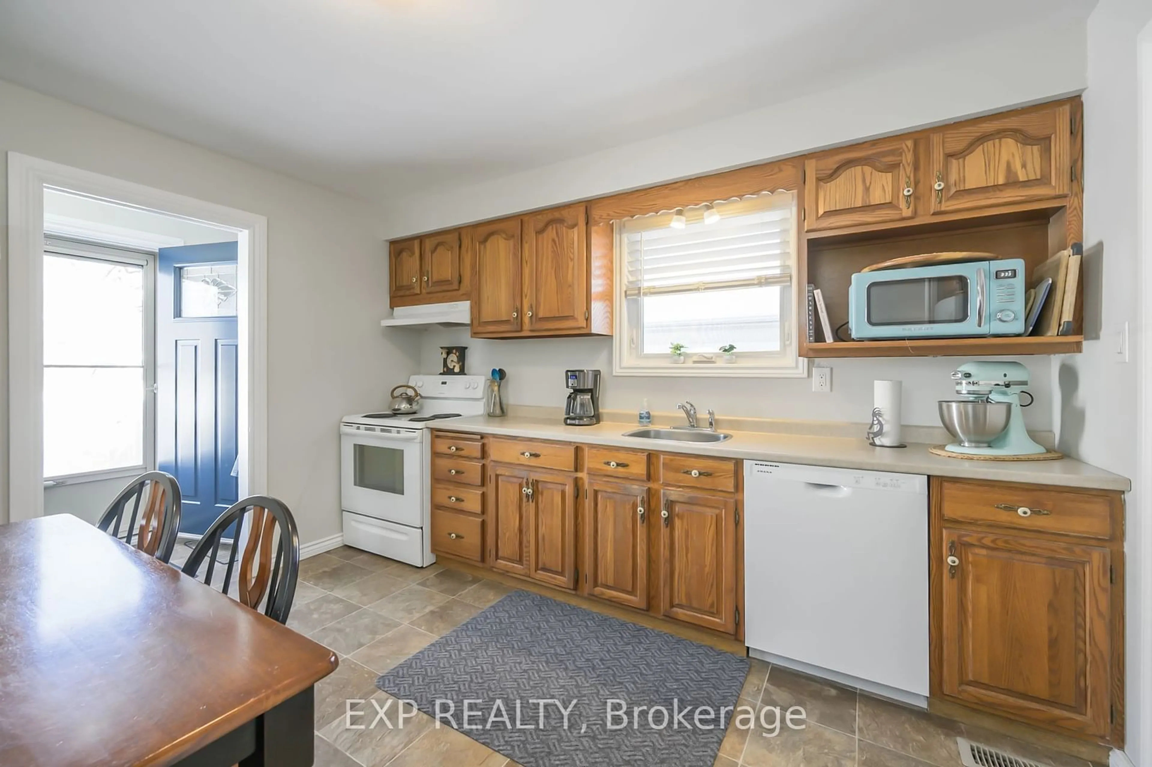 Standard kitchen, ceramic/tile floor for 18 Culver Crt, London Ontario N5V 3E8