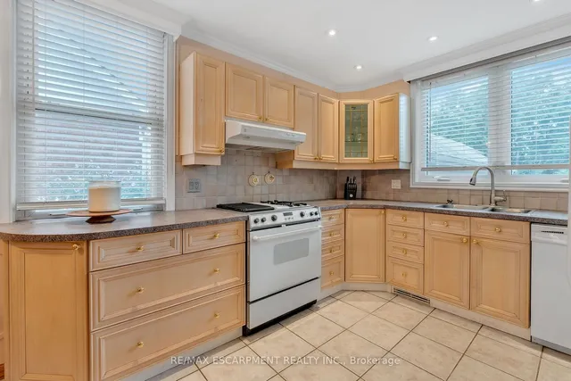 Additional property image - 74 Balmoral Ave