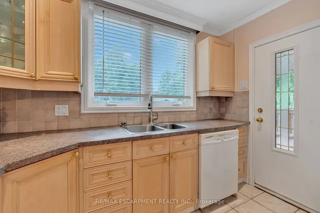 Additional property image - 74 Balmoral Ave