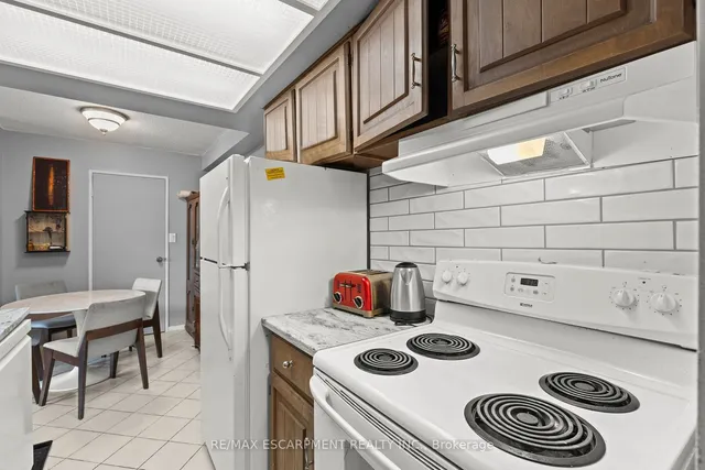 Additional property image - 120 Duke St Unit 805