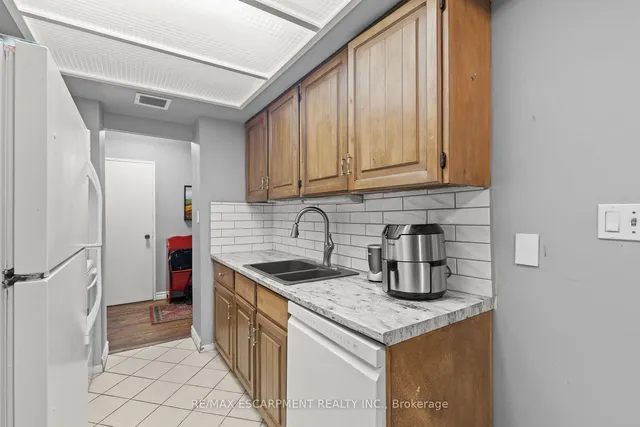 Additional property image - 120 Duke St Unit 805