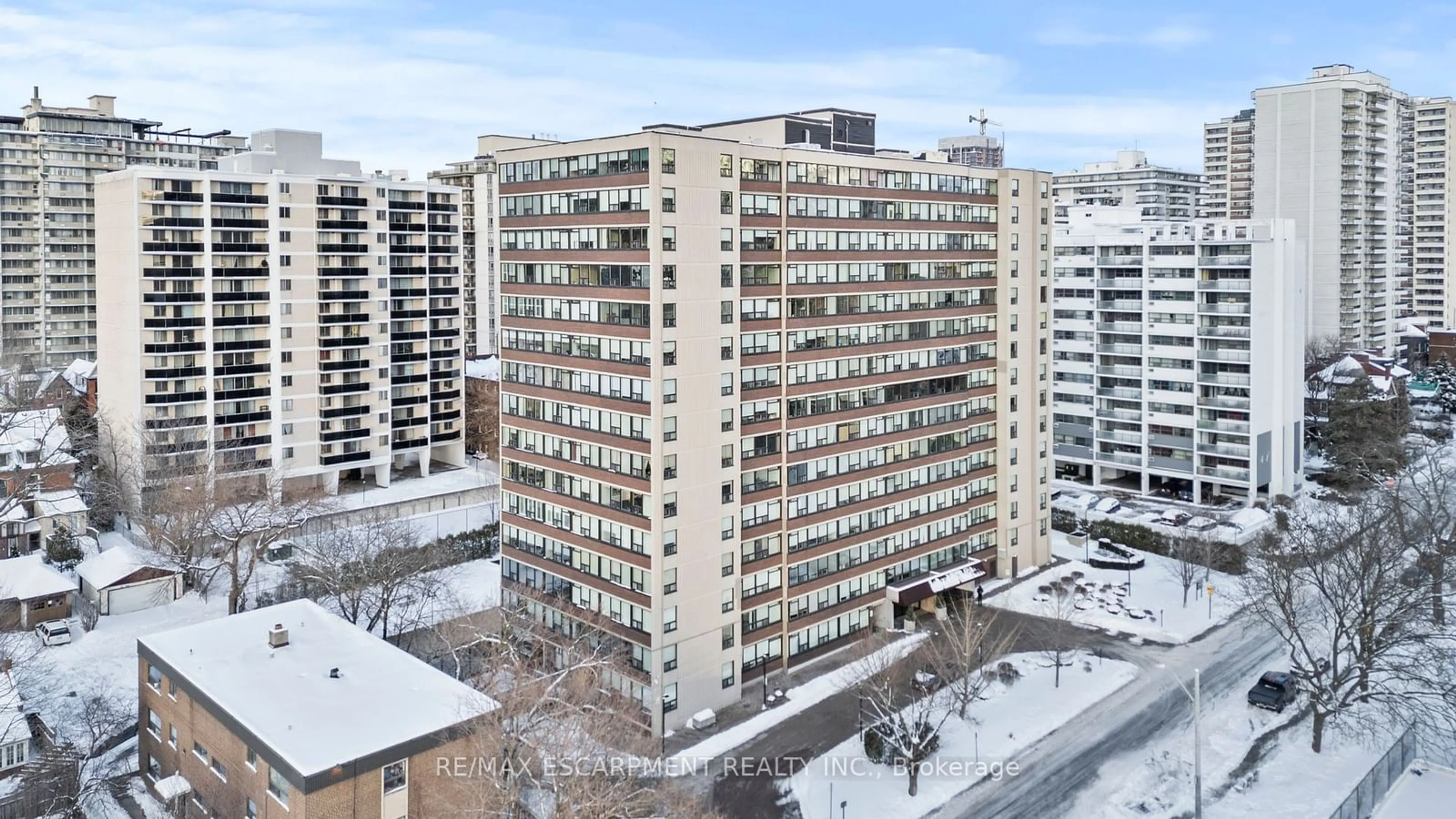 A pic from outside/outdoor area/front of a property/back of a property/a pic from drone, city buildings view from balcony for 120 Duke St #805, Hamilton Ontario L8P 4T1