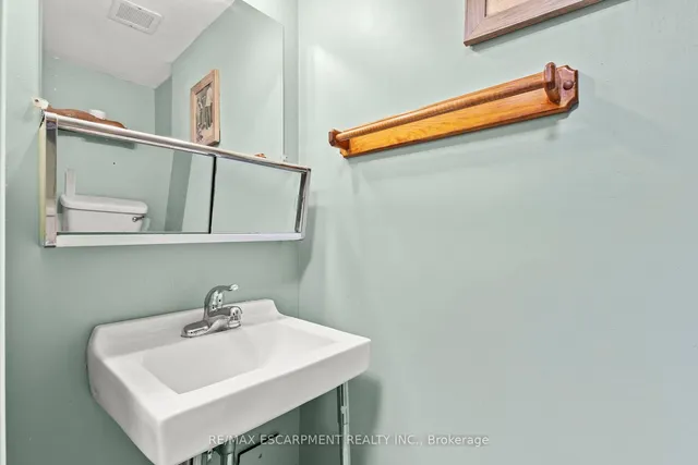 Additional property image - 120 Duke St Unit 805