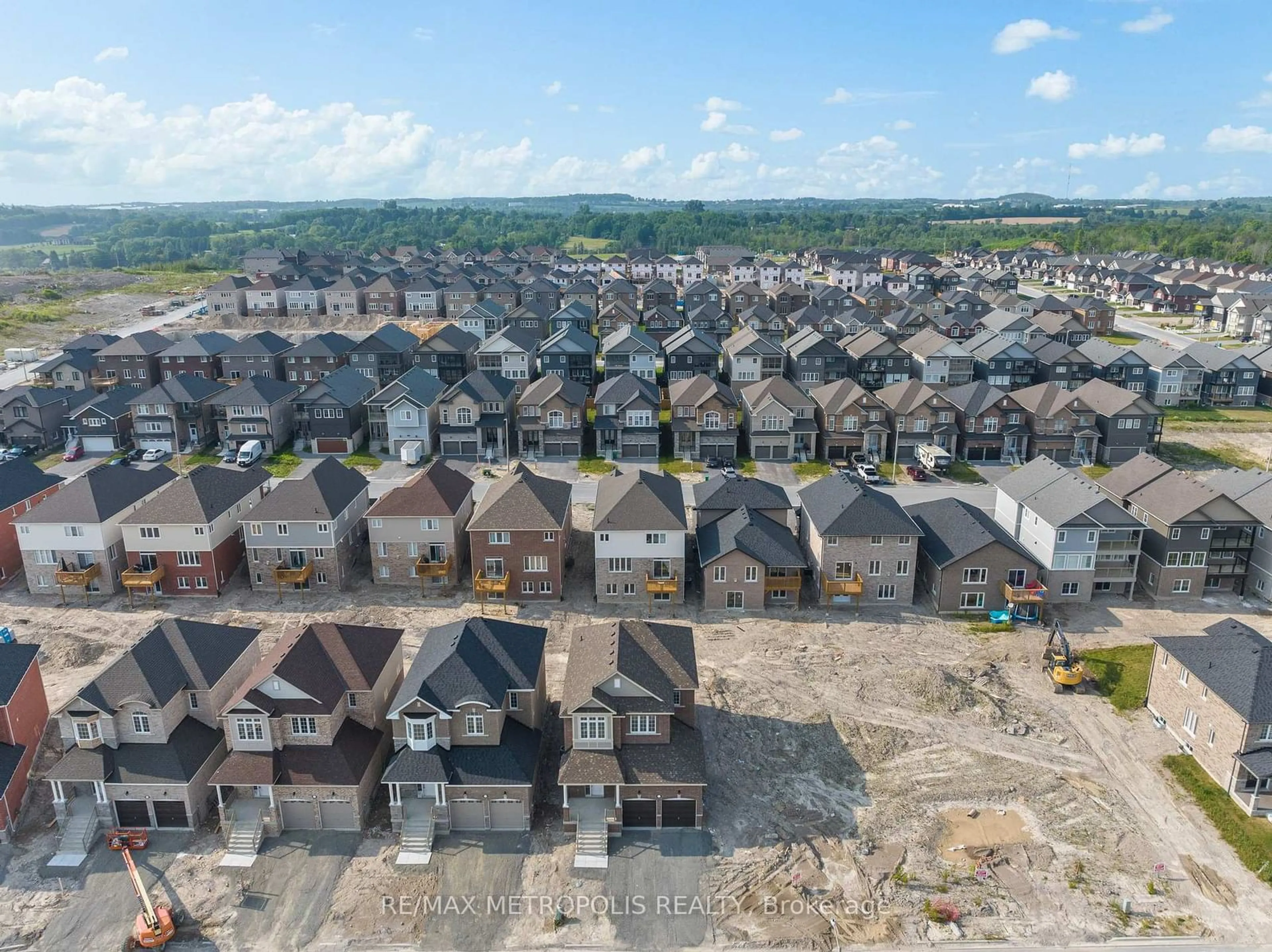 A pic from outside/outdoor area/front of a property/back of a property/a pic from drone, street for 813 Steinberg Crt, Smith-Ennismore-Lakefield Ontario K9K 0G3