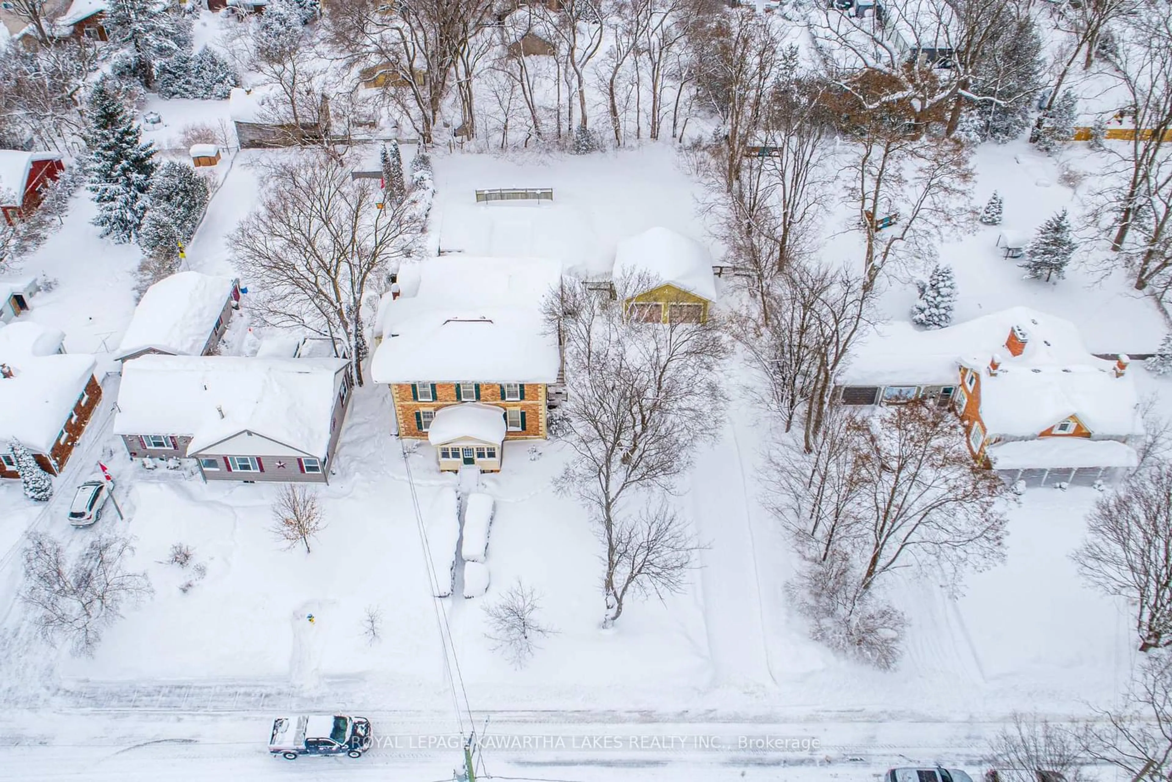 A pic from outside/outdoor area/front of a property/back of a property/a pic from drone, street for 59 Regent St, Kawartha Lakes Ontario K9V 3V3