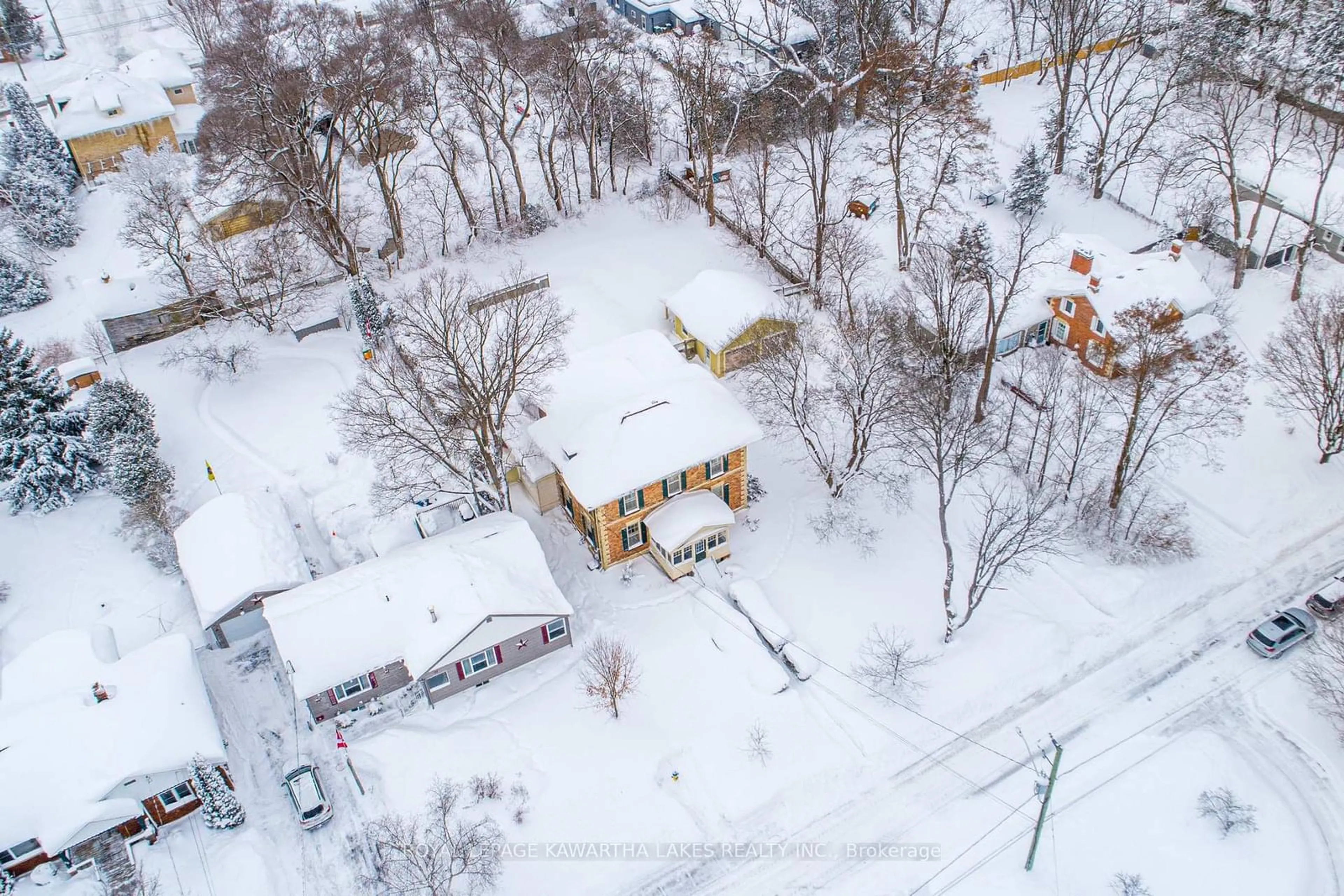 A pic from outside/outdoor area/front of a property/back of a property/a pic from drone, street for 59 Regent St, Kawartha Lakes Ontario K9V 3V3