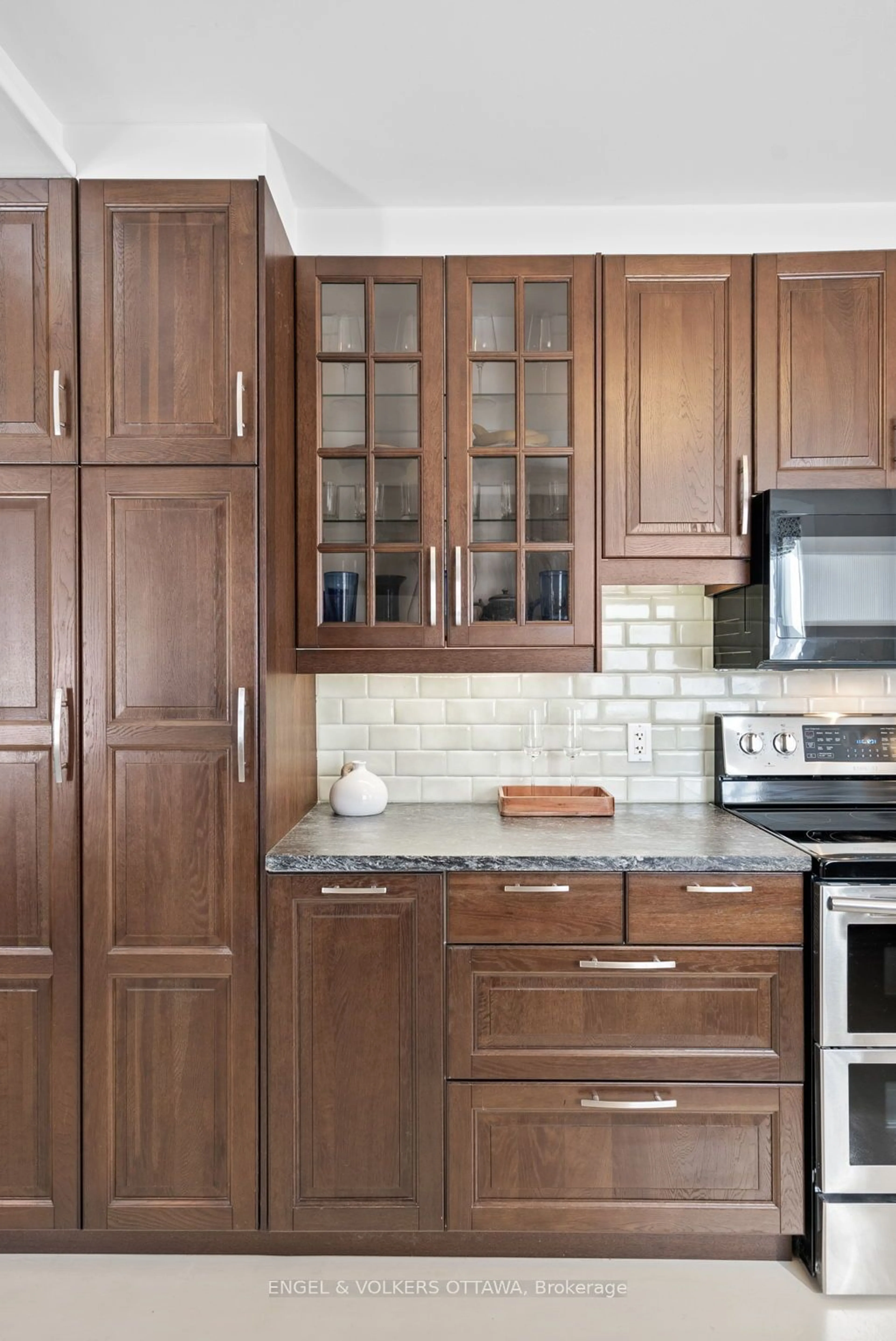 Contemporary kitchen, ceramic/tile floor for 100 Grange Ave, Tunneys Pasture and Ottawa West Ontario K1Y 0N9