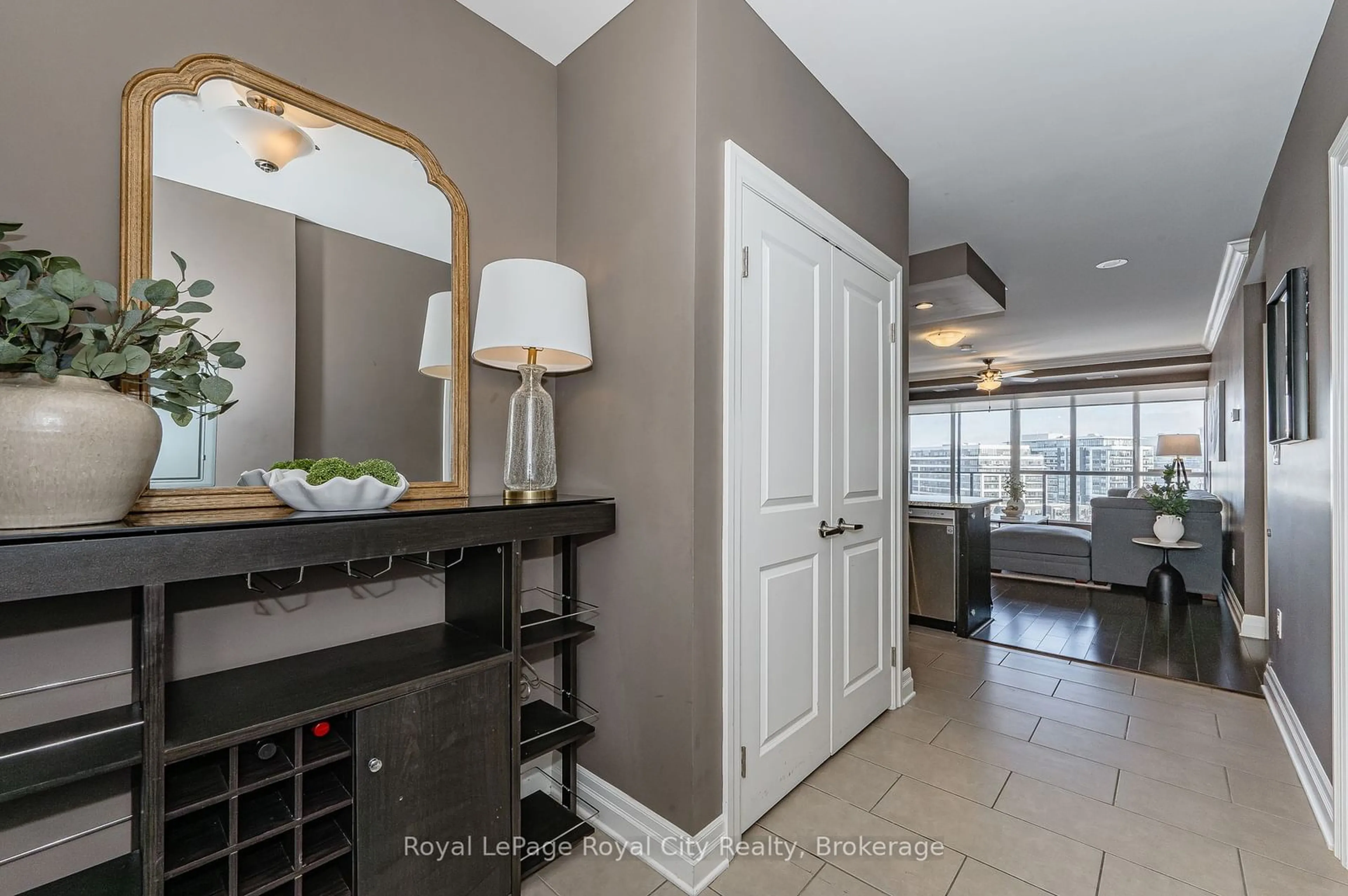 Indoor entryway for 160 Macdonell St #605, Guelph Ontario N1H 0A9