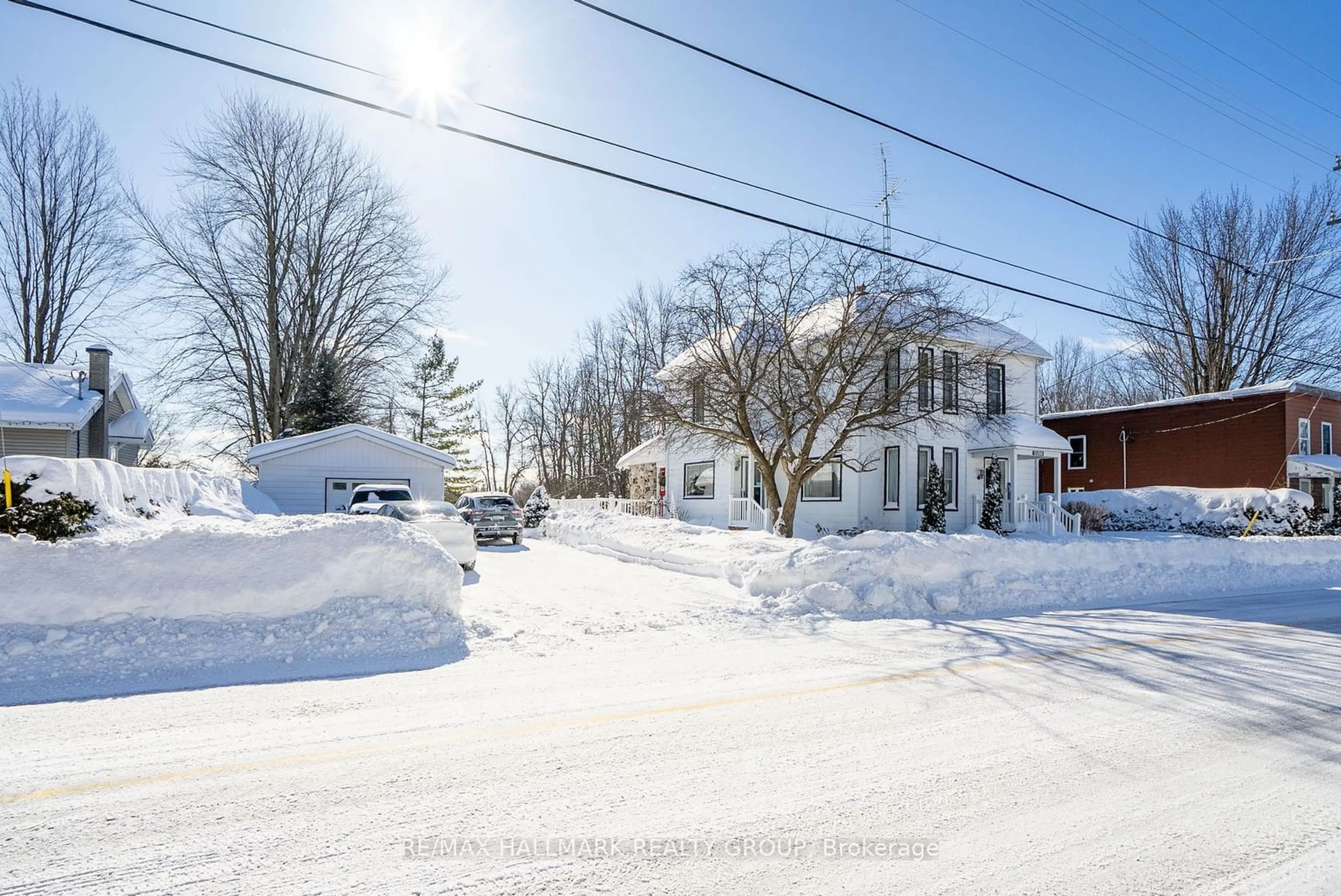 A pic from outside/outdoor area/front of a property/back of a property/a pic from drone, street for 12398 County 18 Rd, South Dundas Ontario K0C 2H0