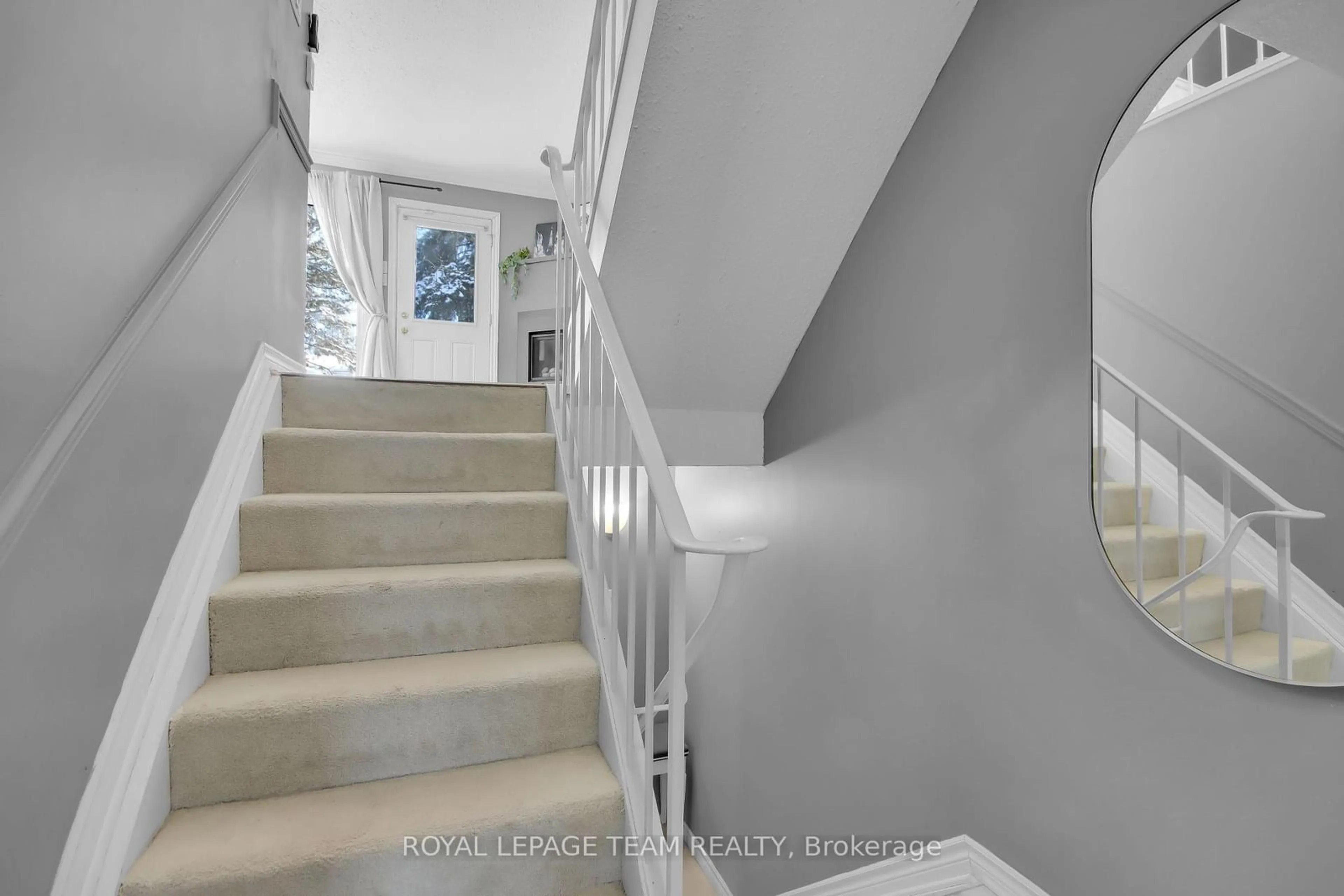 Stairs for 310 Salter Cres, Kanata Ontario K2K 1Z3