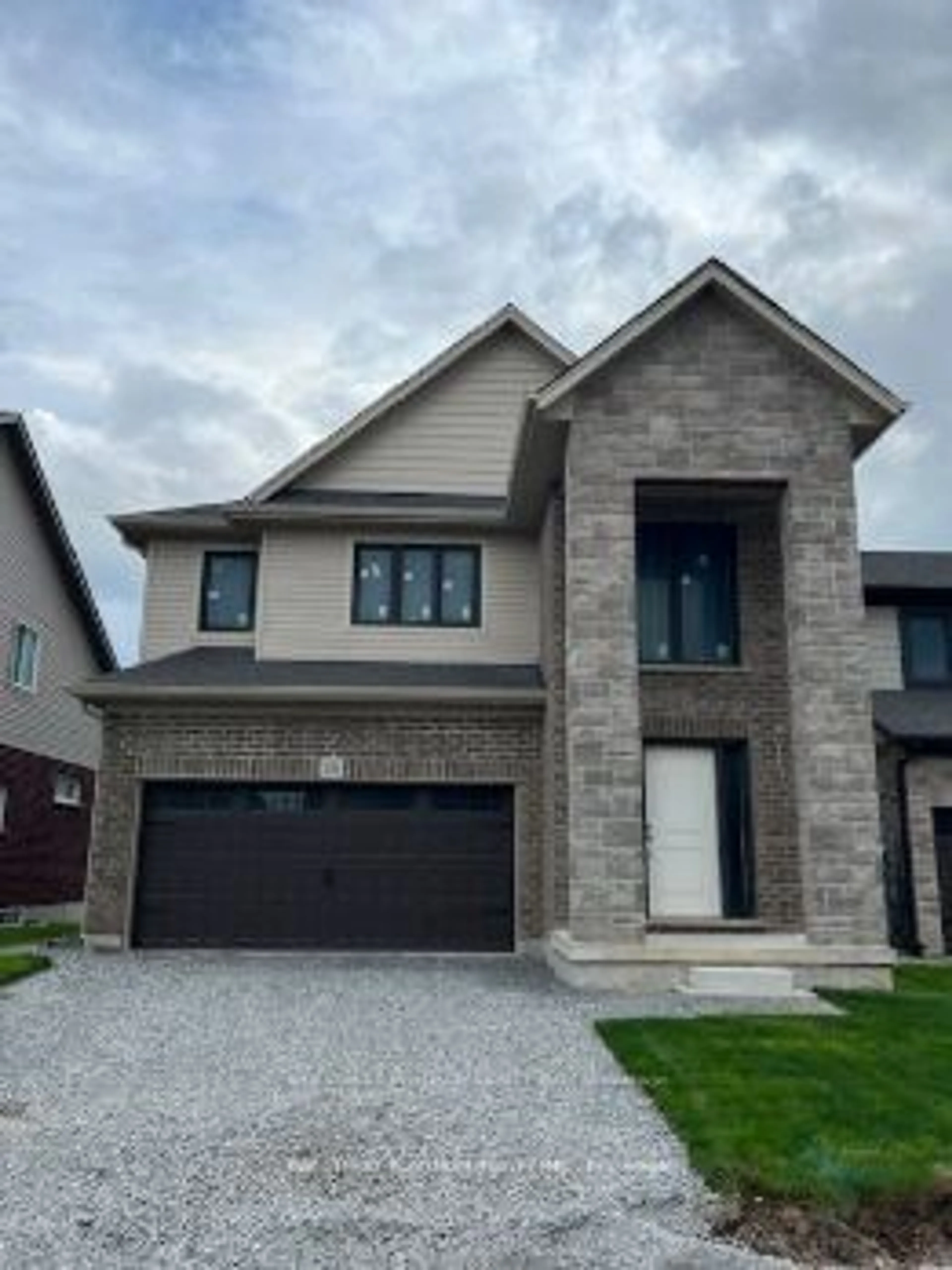 Home with brick exterior material, street for 15 Alicia Cres Cres, Thorold Ontario L2V 0M1