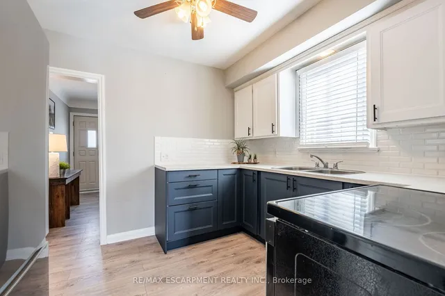 Additional property image - 276 BOWMAN St