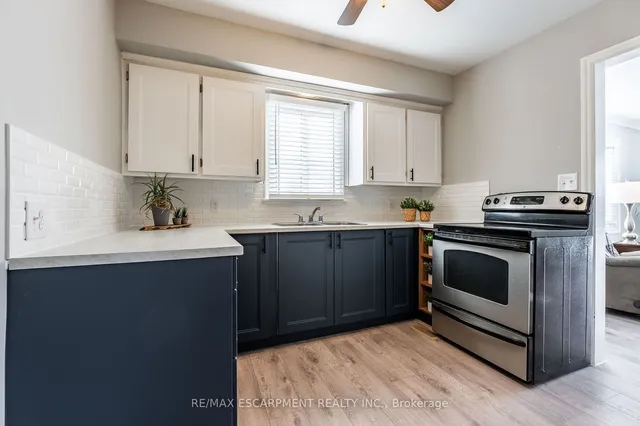 Additional property image - 276 BOWMAN St