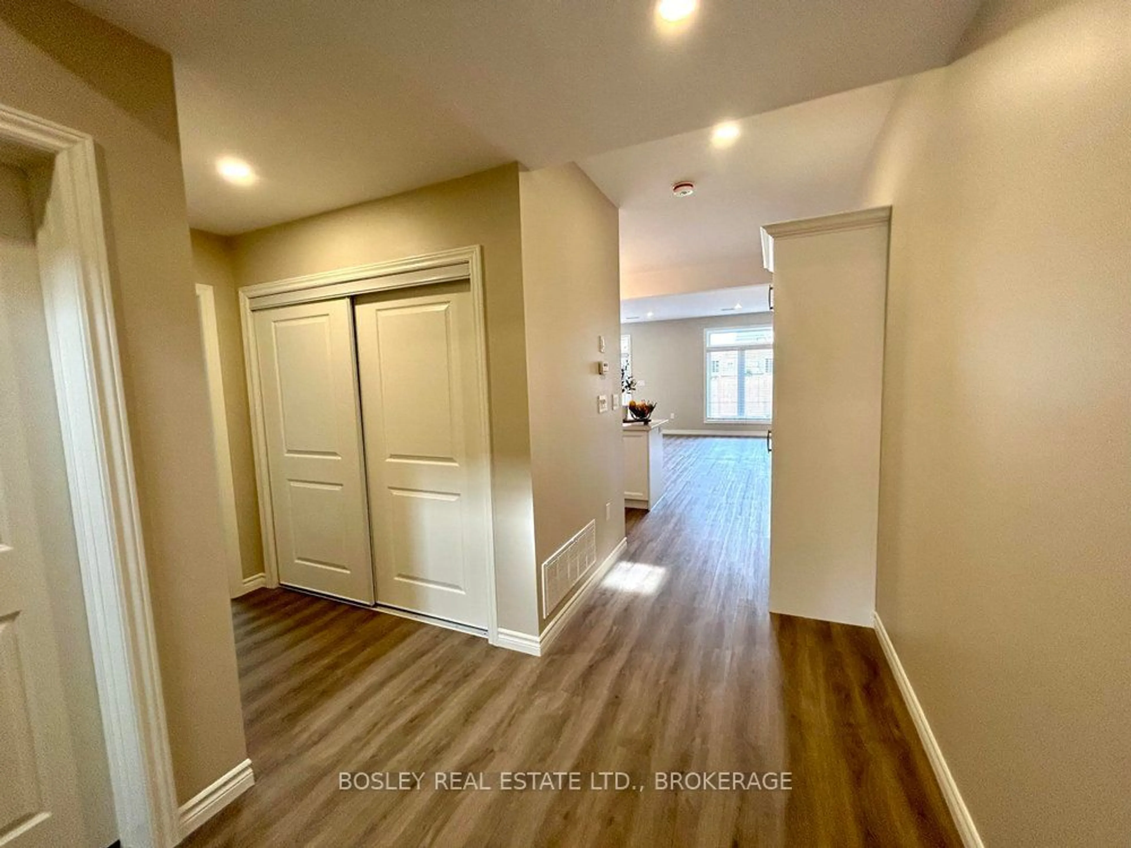 Indoor entryway for 12 Cherry St, St. Catharines Ontario L2R 5M4