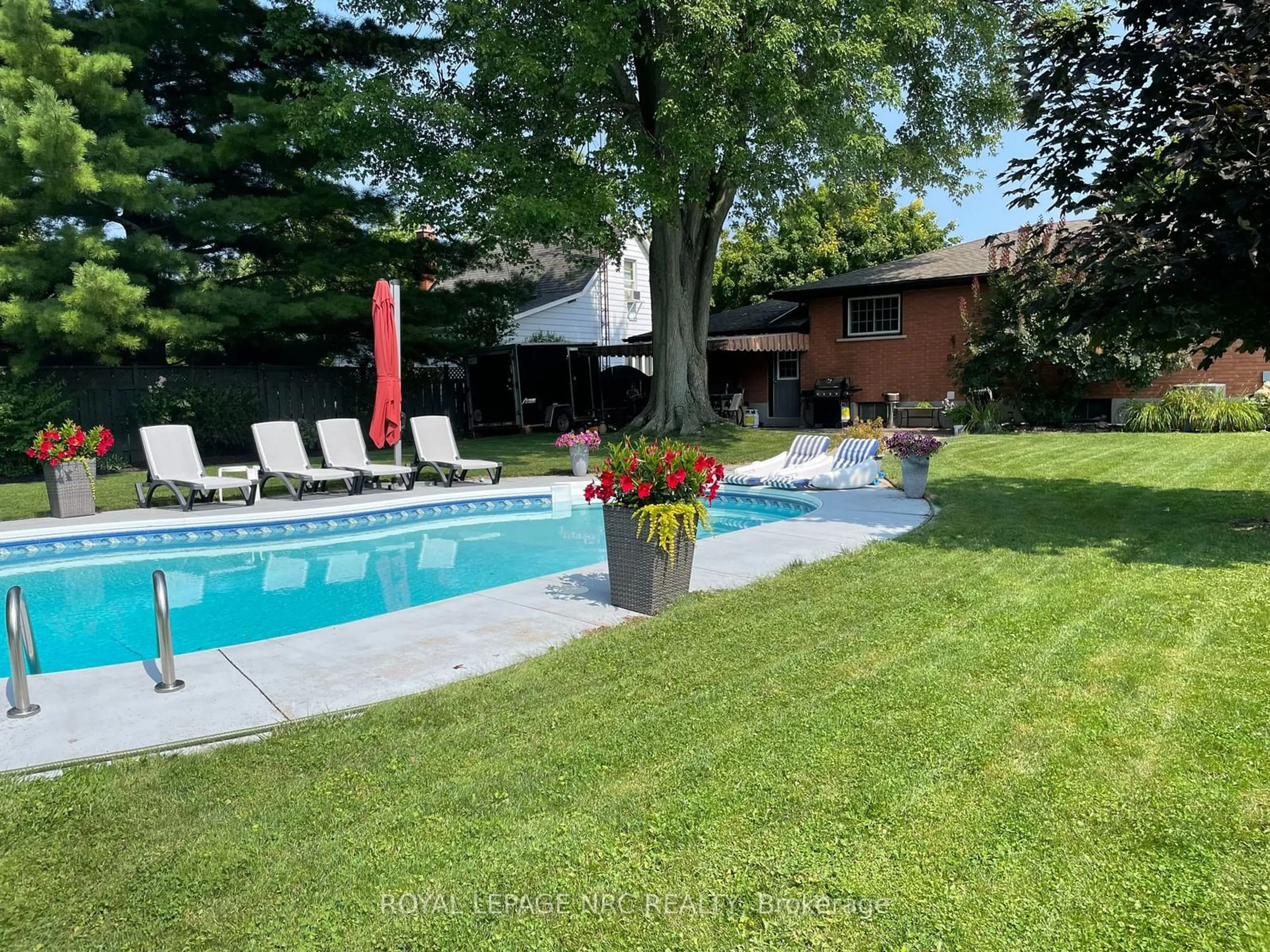 Pool for 763 Charlotte St, Niagara-on-the-Lake Ontario L0S 1J0