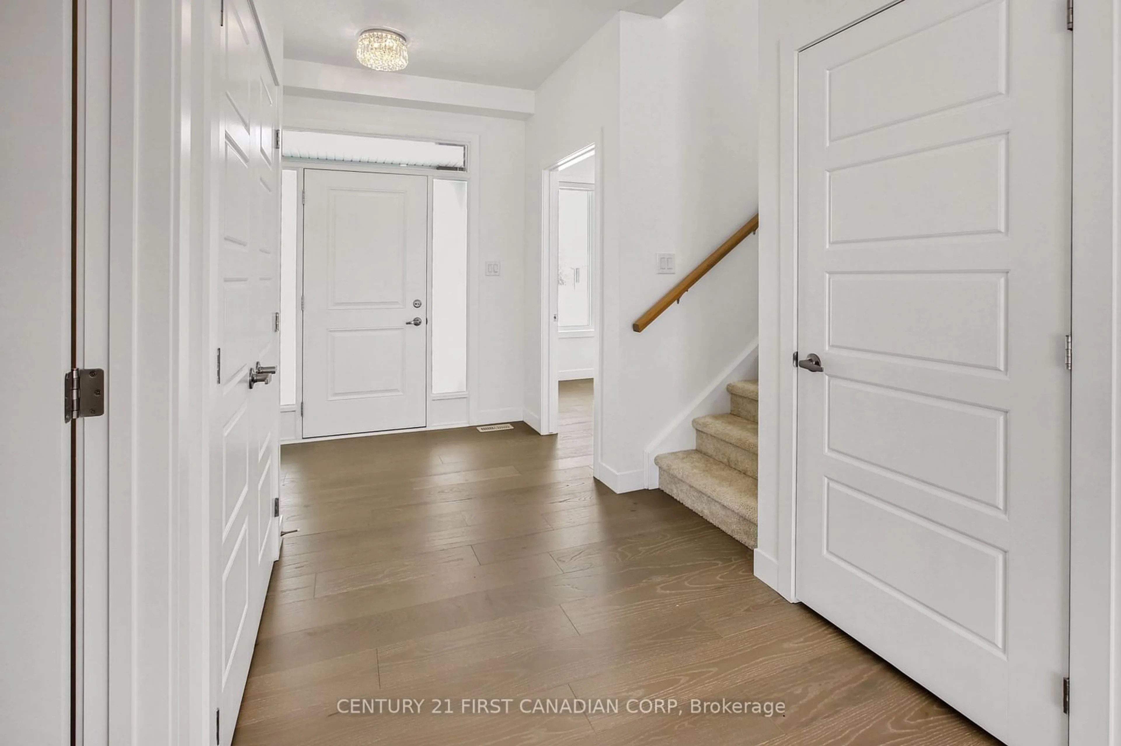 Indoor entryway for 30 Spruce Cres, North Middlesex Ontario N0M 2K0