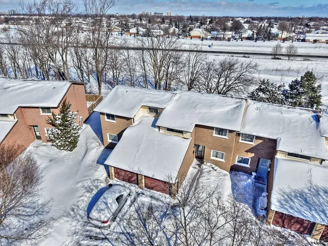 Additional property image - 201 QUEEN VICTORIA Dr Unit 139