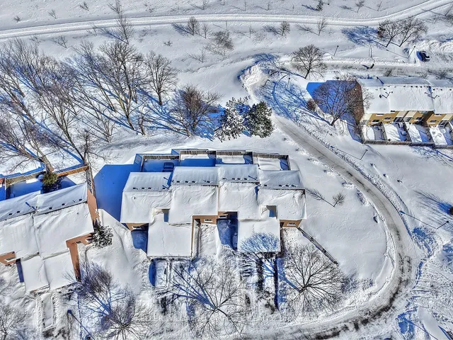 Additional property image - 201 QUEEN VICTORIA Dr Unit 139