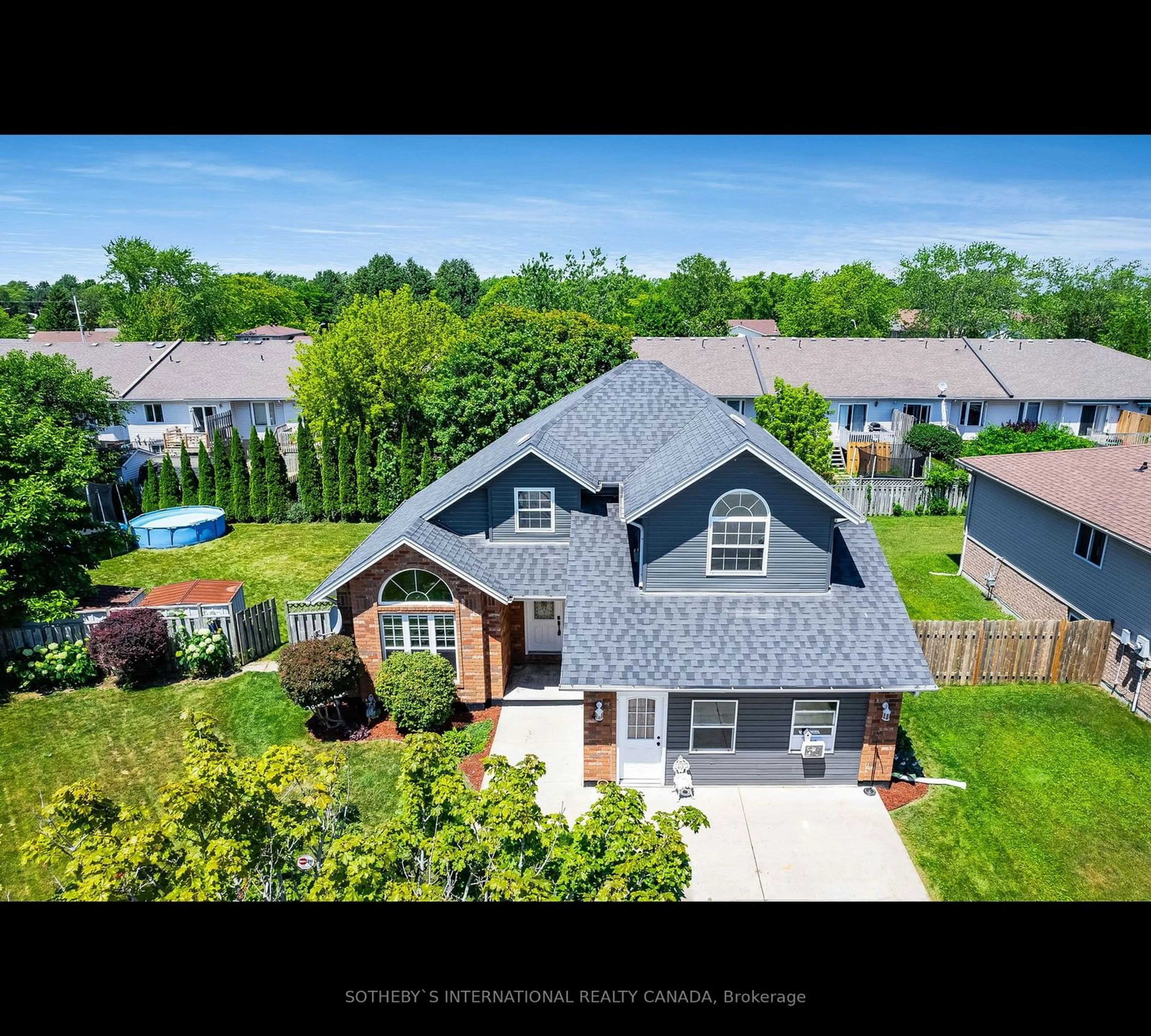 A pic from outside/outdoor area/front of a property/back of a property/a pic from drone, street for 43 Eastgrove Cres, Leamington Ontario N8H 5J7