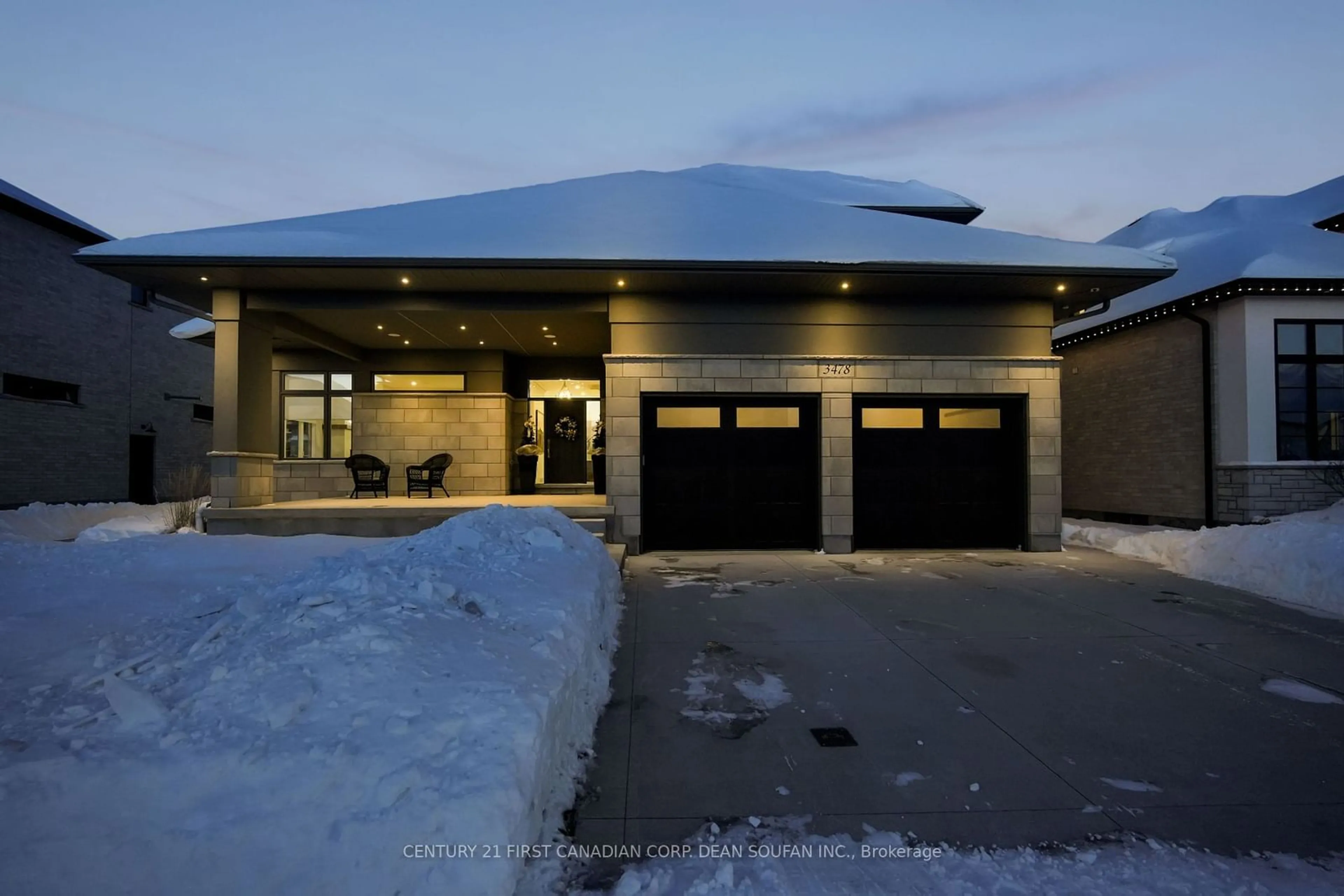 Indoor garage for 3478 SILVERLEAF Chse, London Ontario N6P 0G8