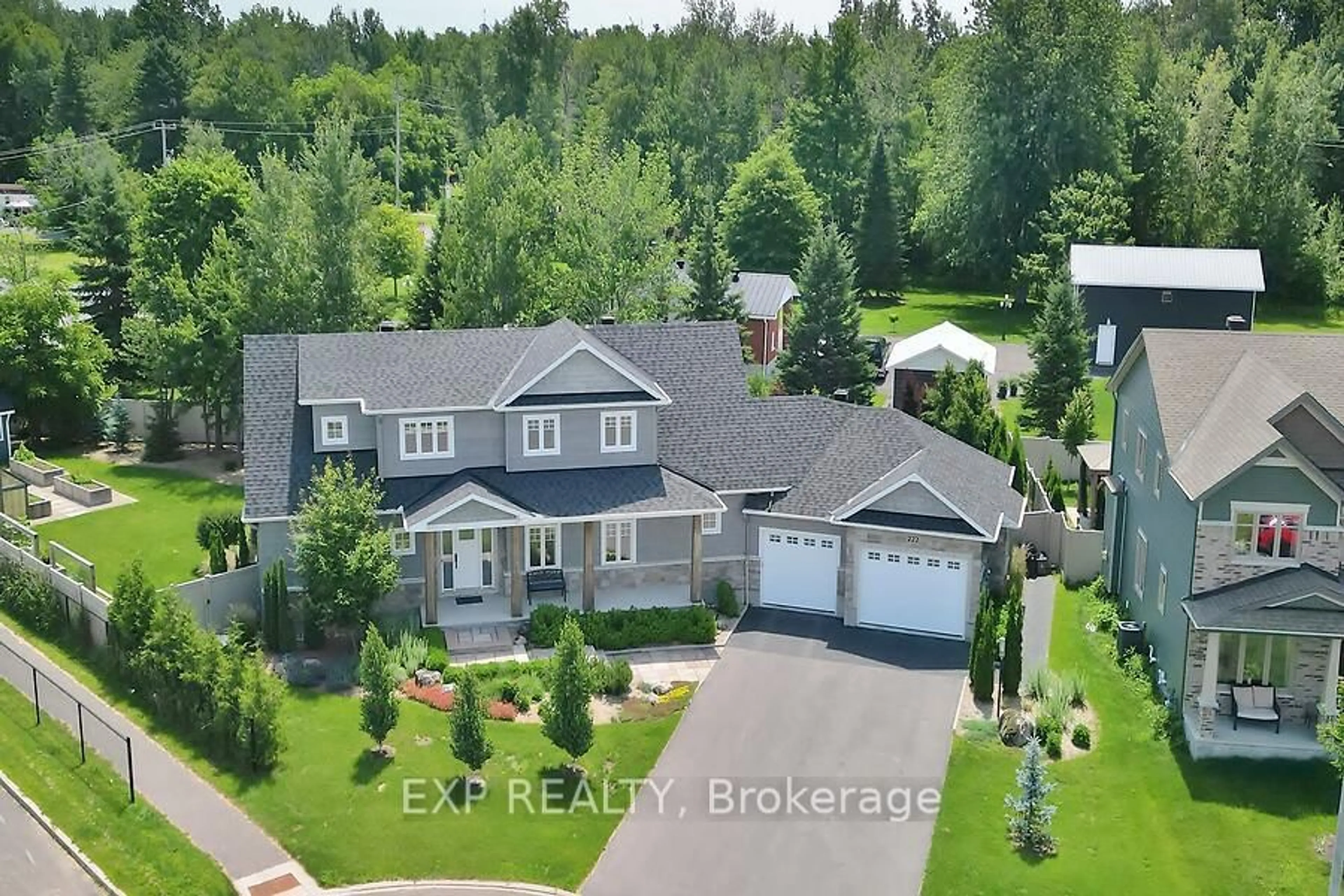 A pic from outside/outdoor area/front of a property/back of a property/a pic from drone, street for 222 Pioneer Rd, Russell Ontario K4R 0E1