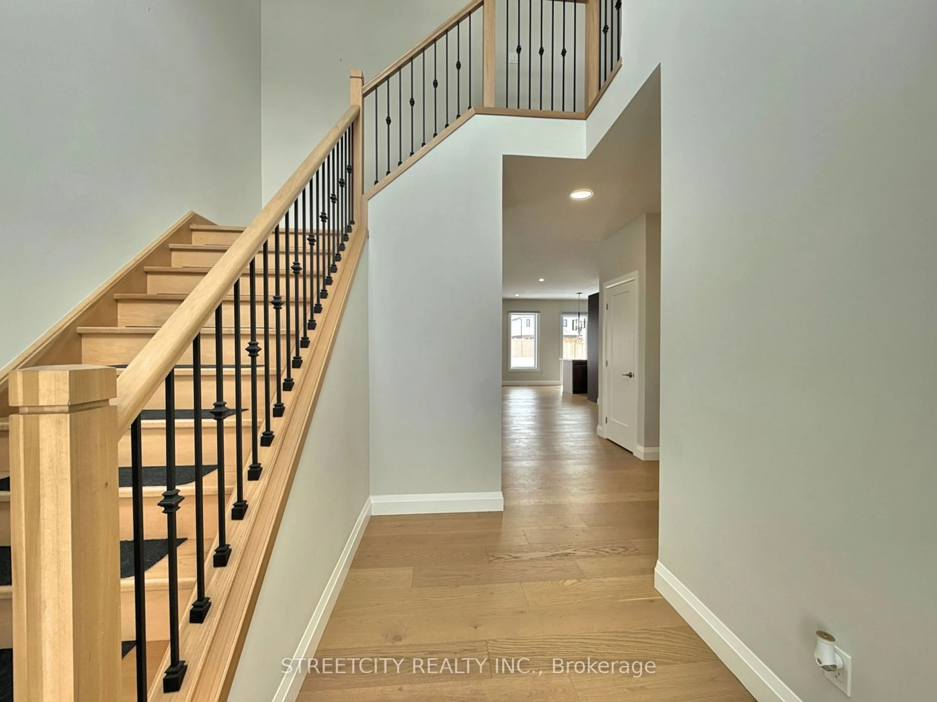 Indoor entryway for 16 KAISER Lane, Middlesex Centre Ontario N0L 1R0