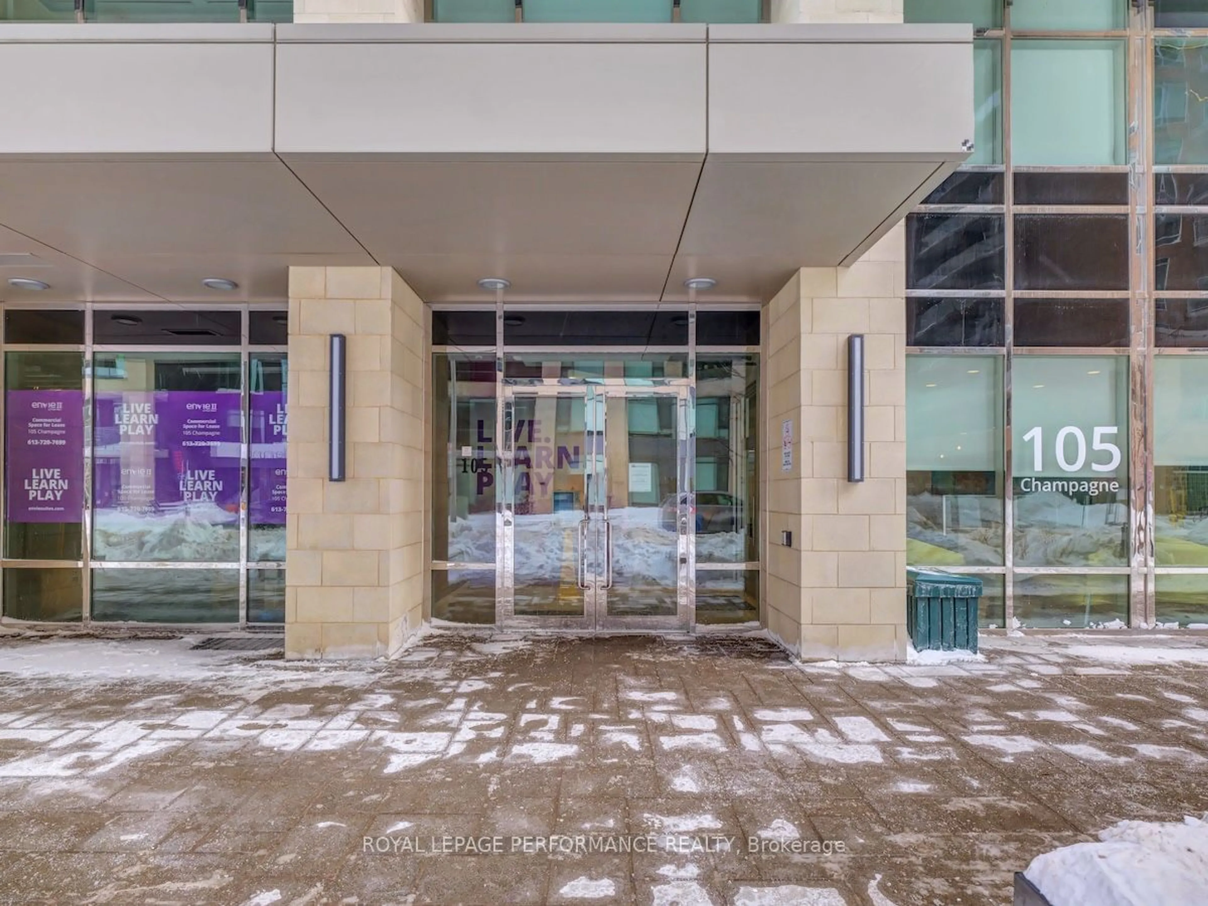 Indoor foyer for 105 Champagne Ave #602, Dows Lake - Civic Hospital and Area Ontario K1S 5E5