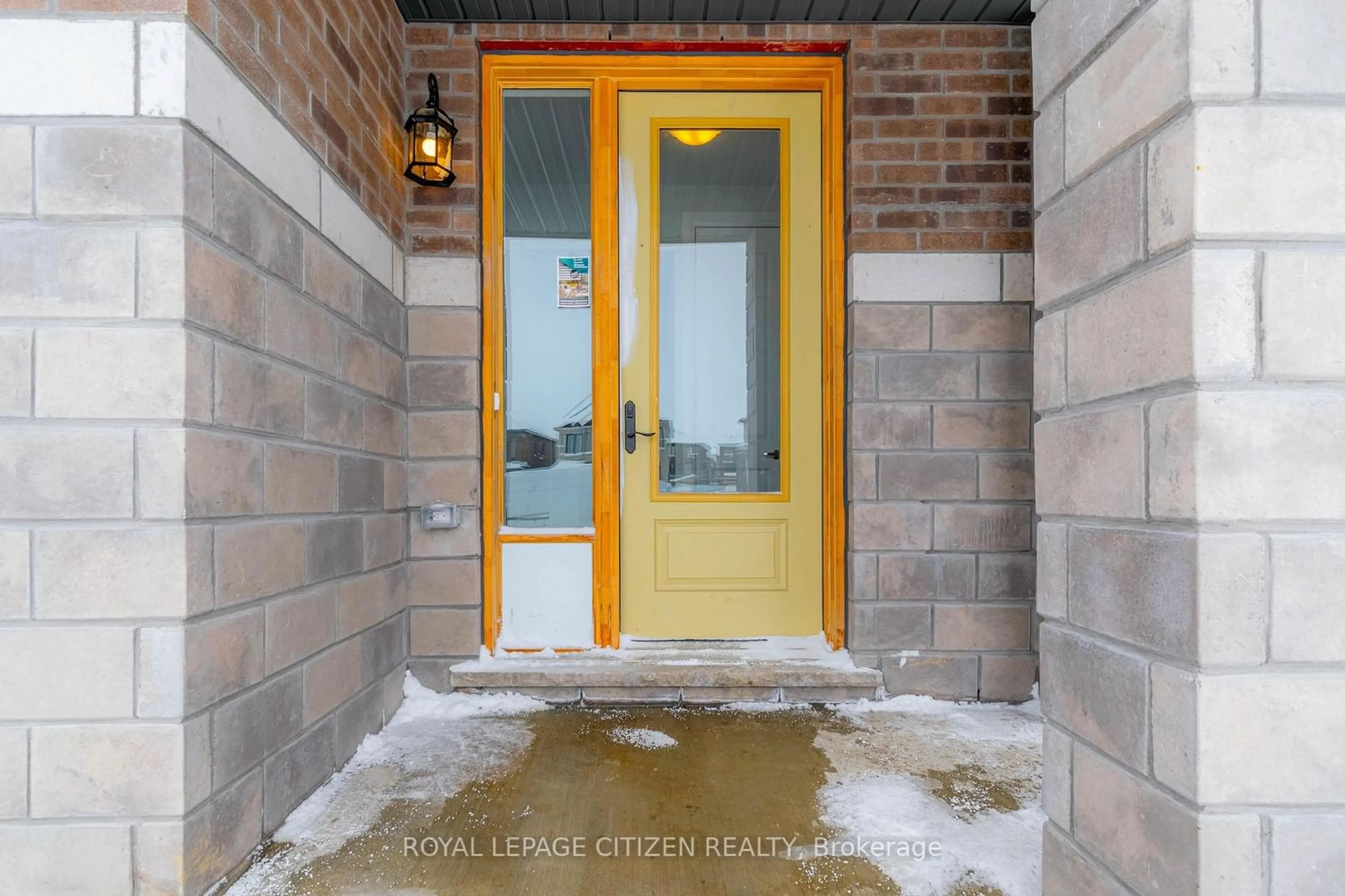 Indoor entryway for 31 Harding Crt, Woodstock Ontario N4T 0P8