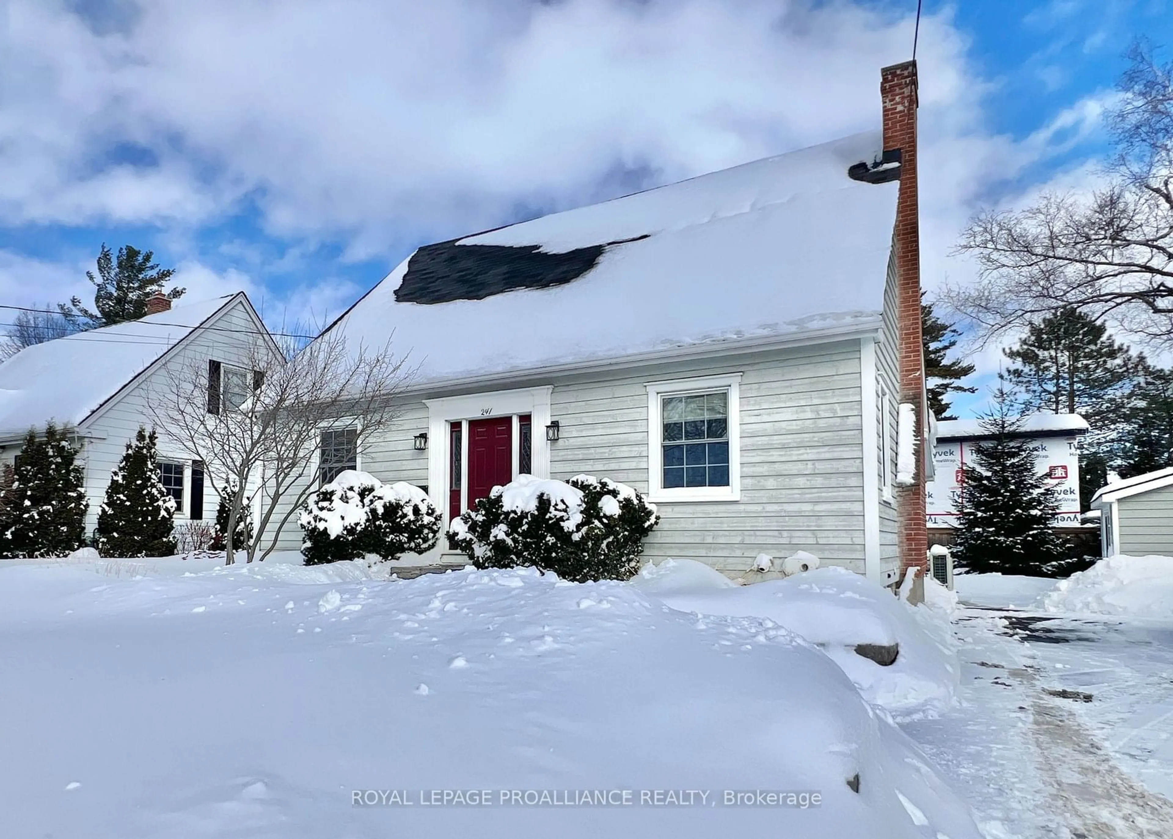 A pic from outside/outdoor area/front of a property/back of a property/a pic from drone, street for 241 Bleecker Ave, Belleville Ontario K8N 3V1