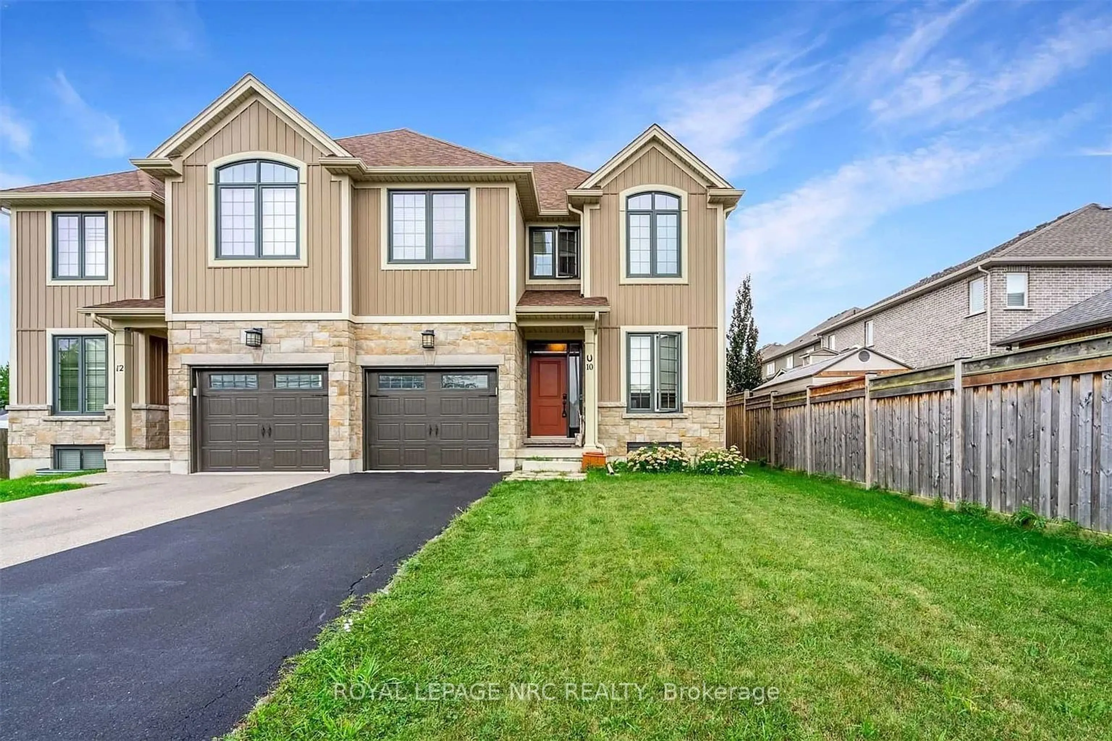 Home with brick exterior material, street for 10 Richardson Crt, St. Catharines Ontario L2R 4R4