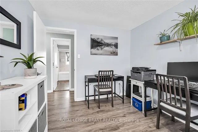 Additional property image - 16 Hillsdale Crt